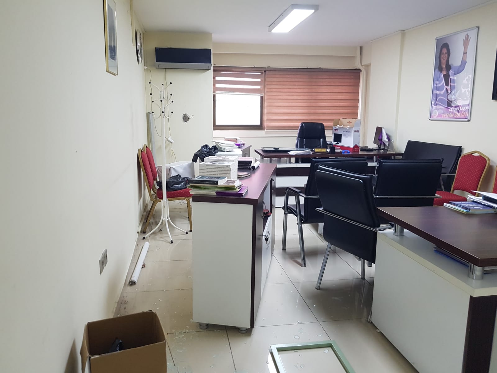 Saldırı sonrası HDP il binası