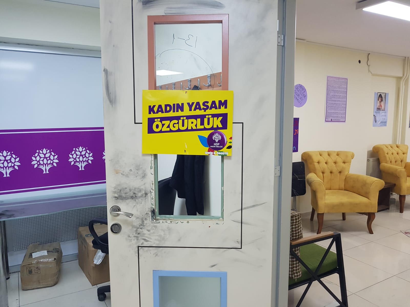 Saldırı sonrası HDP il binası