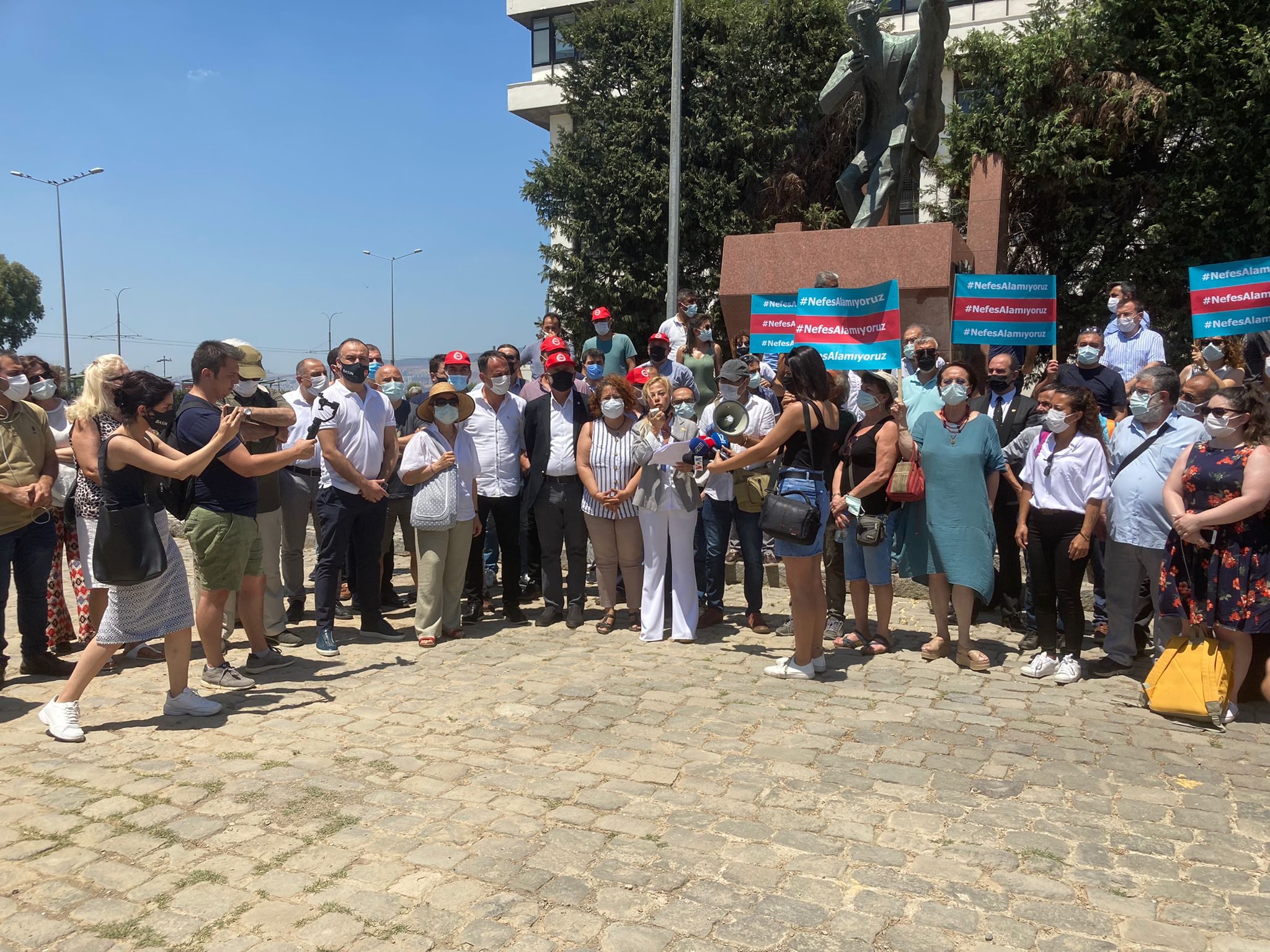 İGC polis şiddetine karşı sokakta: “Nefessiz bıraktıkları halkın haber alma hakkı”