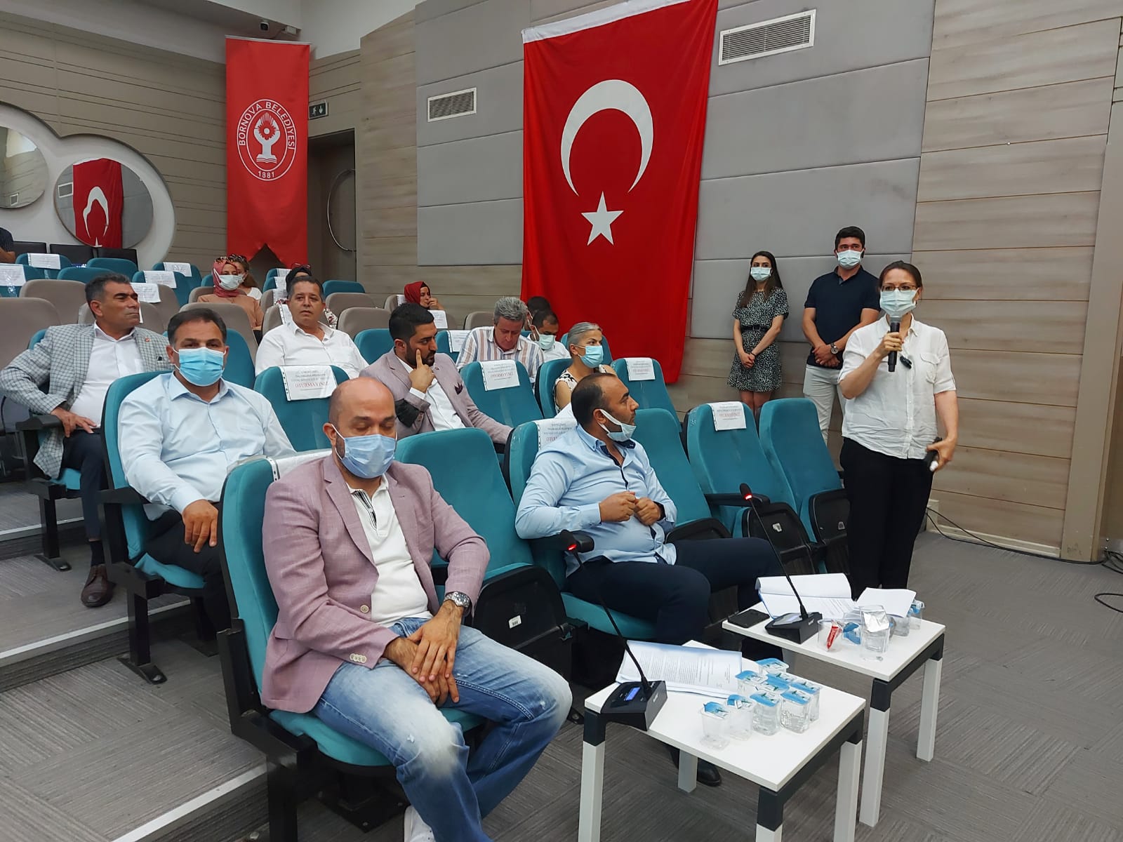Bornova meclisinde rapora “ekleme” yapıldı tartışması