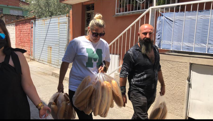 Argo Meyhane'den dev askıda ekmek kampanyası