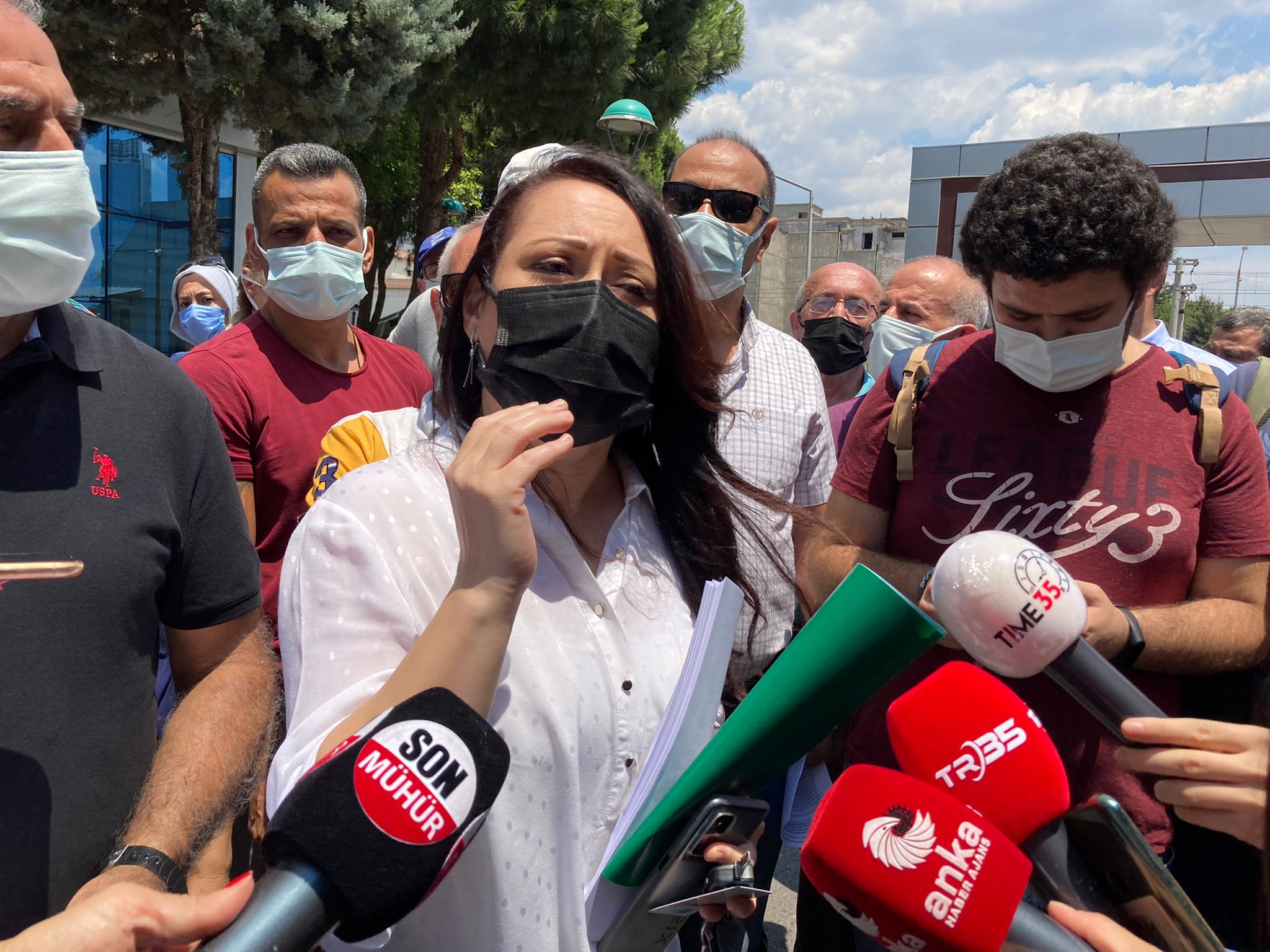 İzmirli depremzedeler, "Mülkiyet hakkımız ihlal ediliyor"