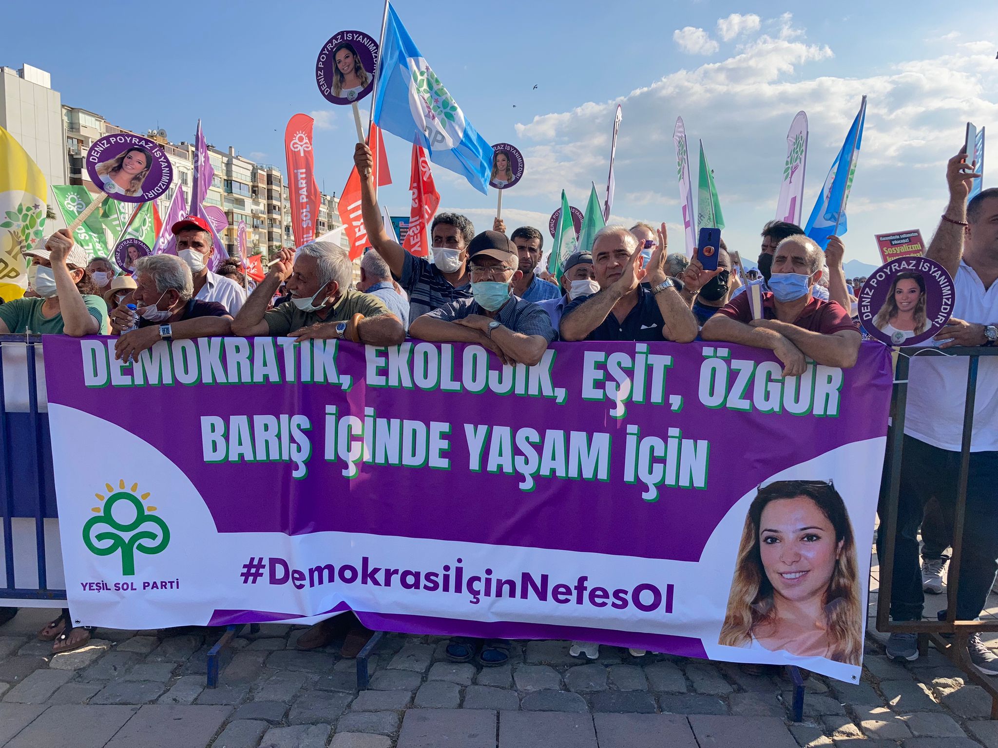"Demokrasi için nefes" mitingine yoğun ilgi: Binlerce kişi katıldı