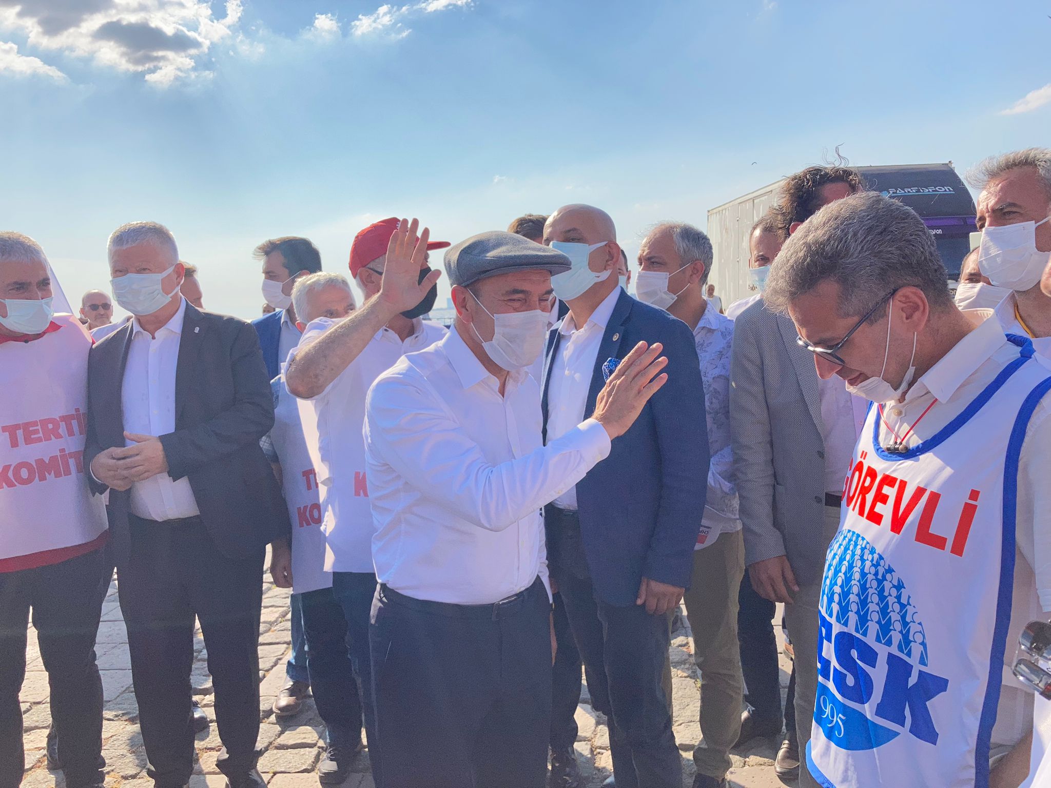 "Demokrasi için nefes" mitingine yoğun ilgi: Binlerce kişi katıldı