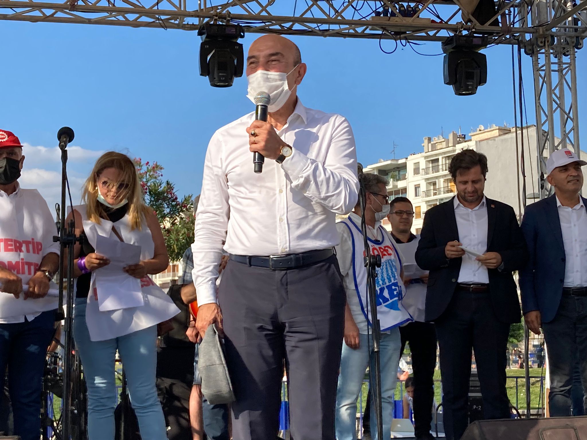 "Demokrasi için nefes" mitingine yoğun ilgi: Binlerce kişi katıldı