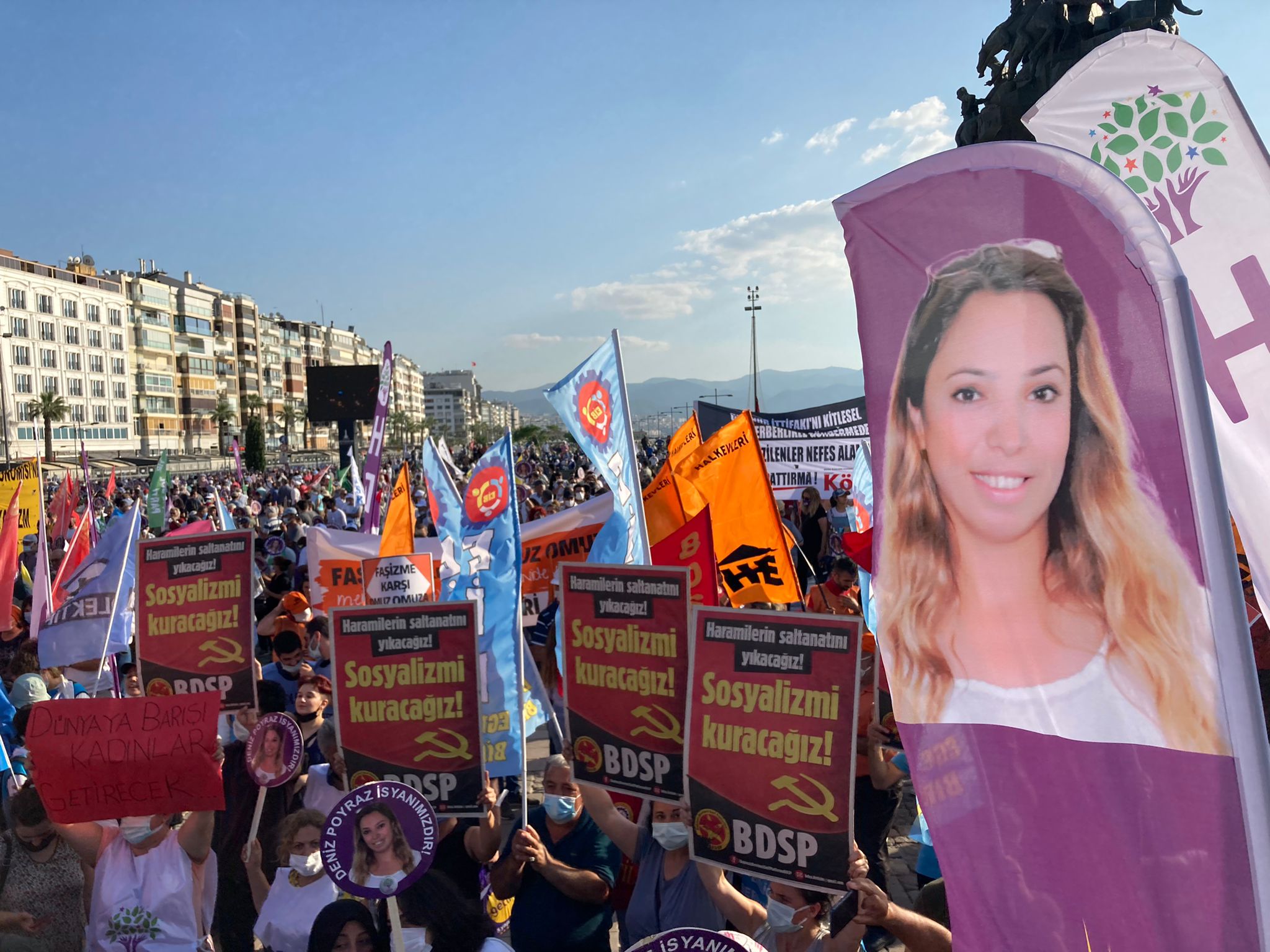 "Demokrasi için nefes" mitingine yoğun ilgi: Binlerce kişi katıldı