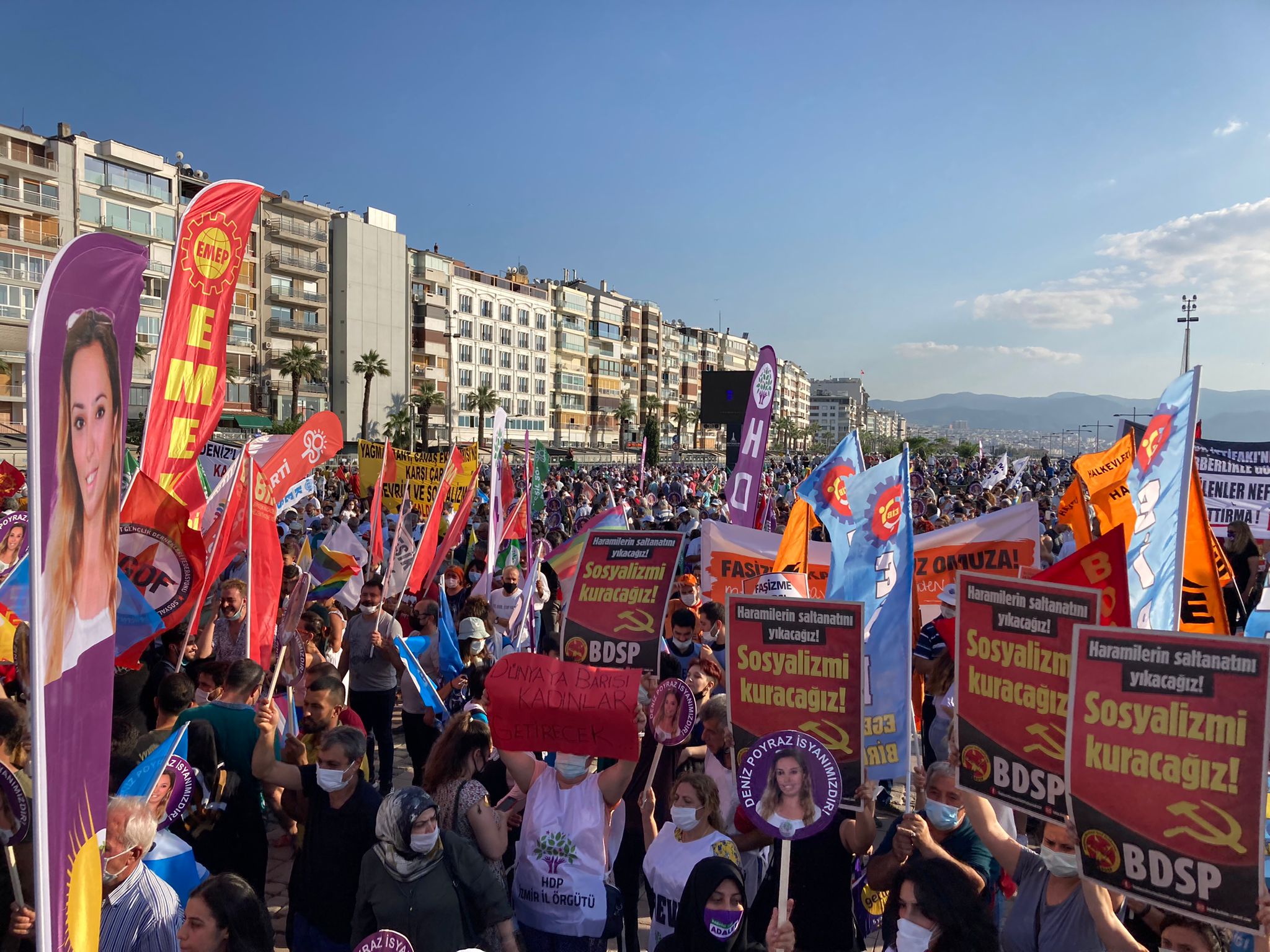 "Demokrasi için nefes" mitingine yoğun ilgi: Binlerce kişi katıldı