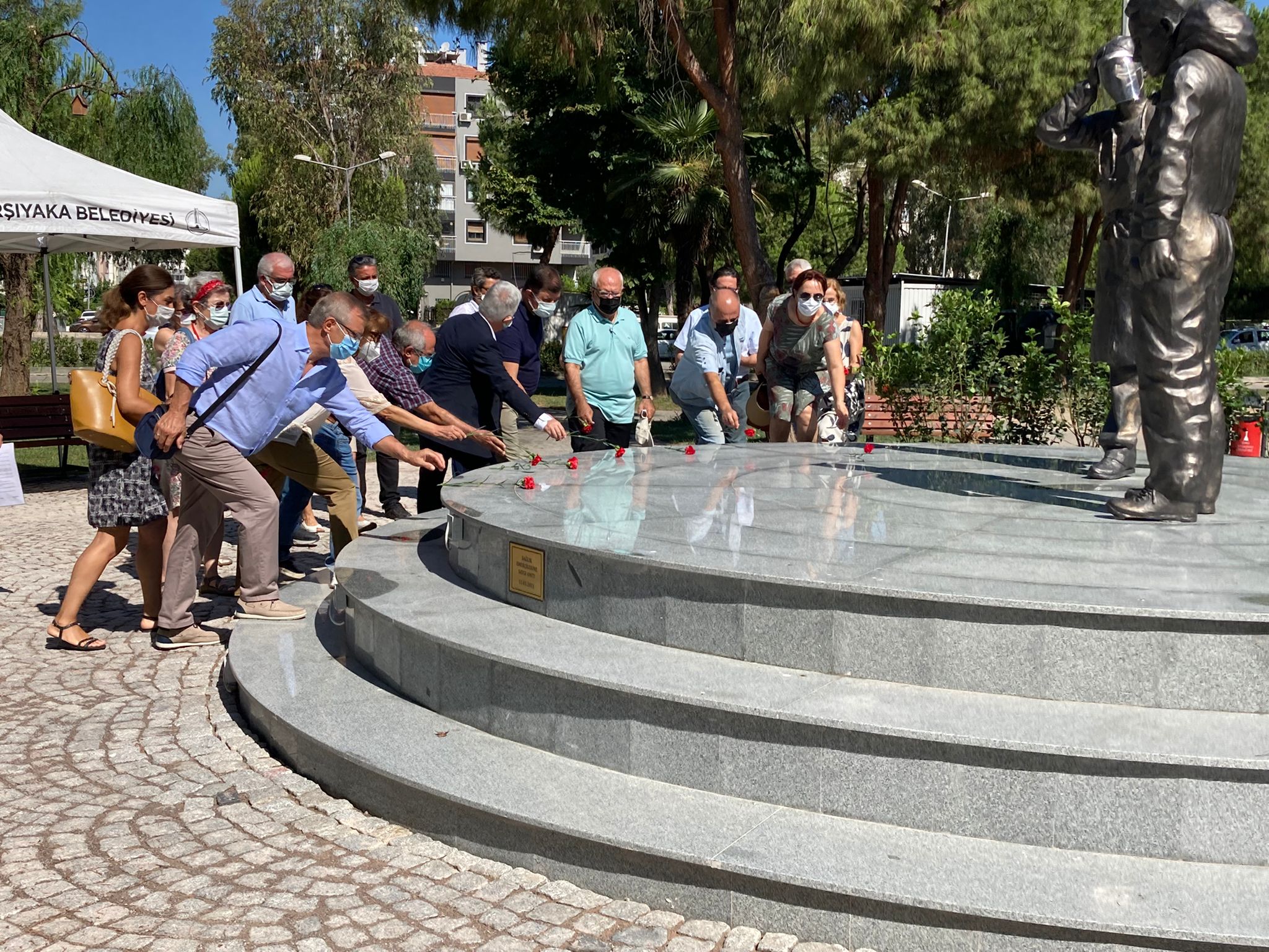 Başkan Tugay, "Siyasetin hekimlerin müdahalesine ihtiyacı var"
