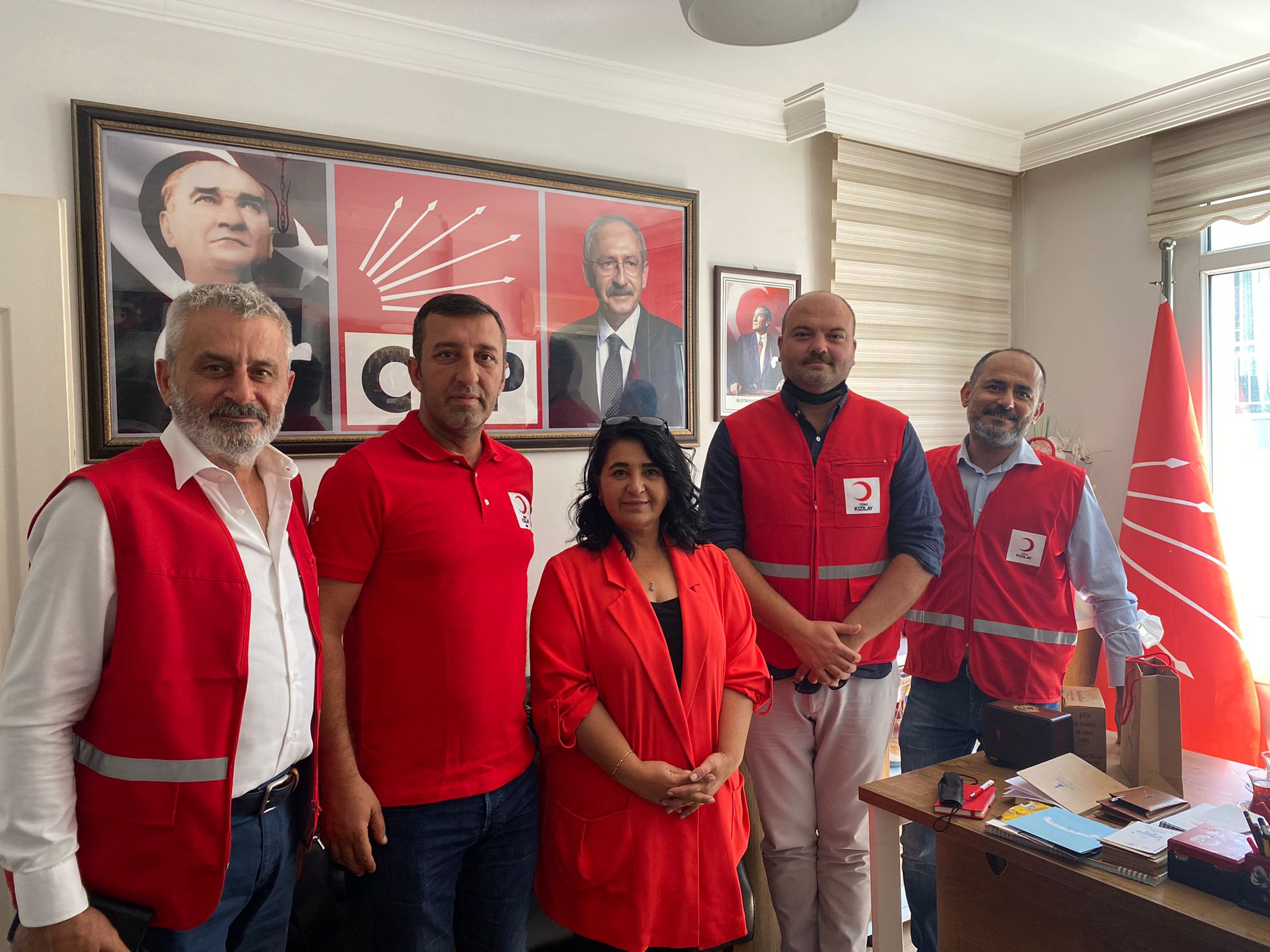 Buca Kızılay Başkanı Temel ziyaret turlarında: “Buca’da iyiliği büyüteceğiz”
