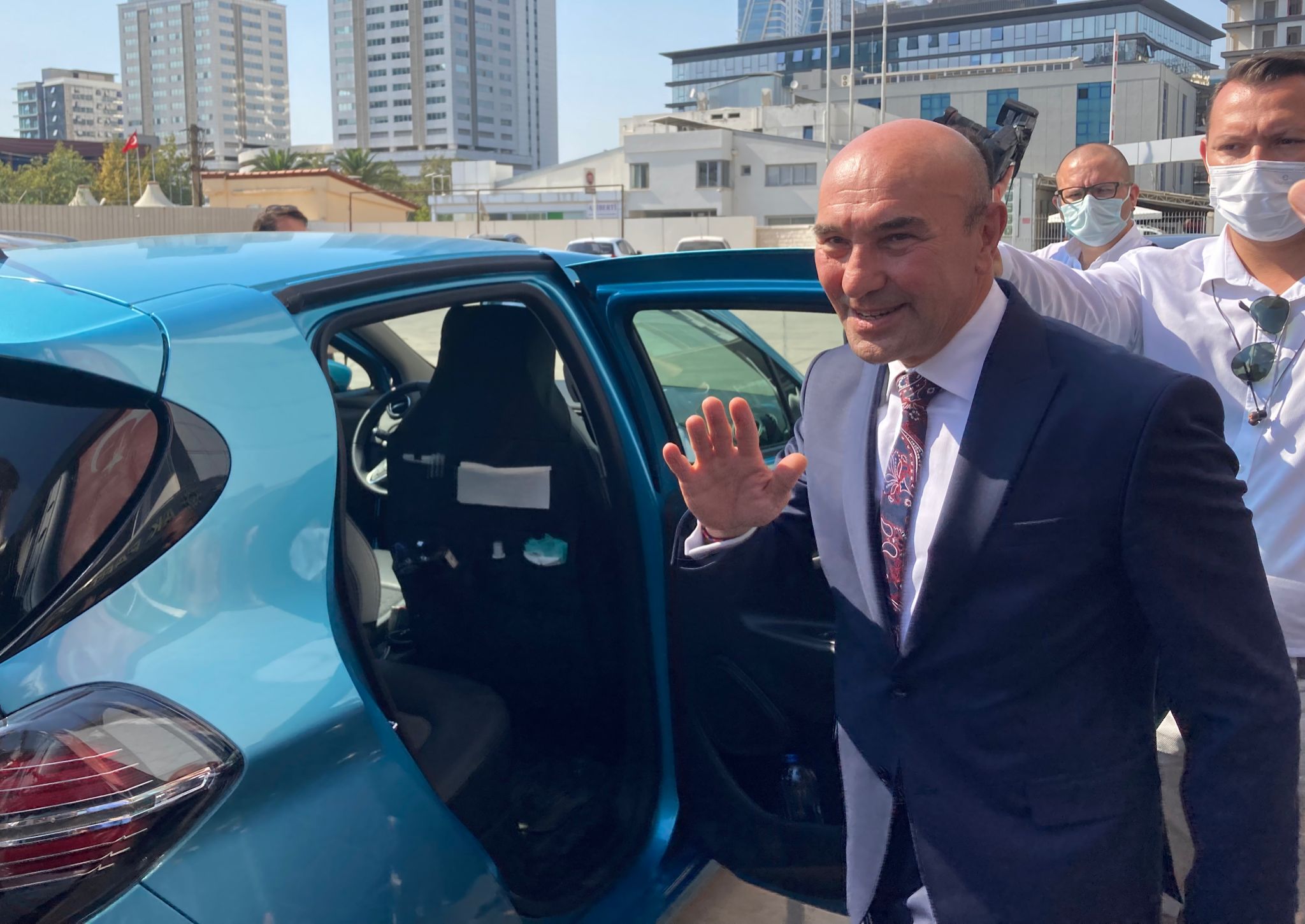 Soyer’in ziyaret ettiği Sürekli’den onaylanmayan kredi iddialarına yanıt: “Bekleyen bir dosya yok, süreç var”