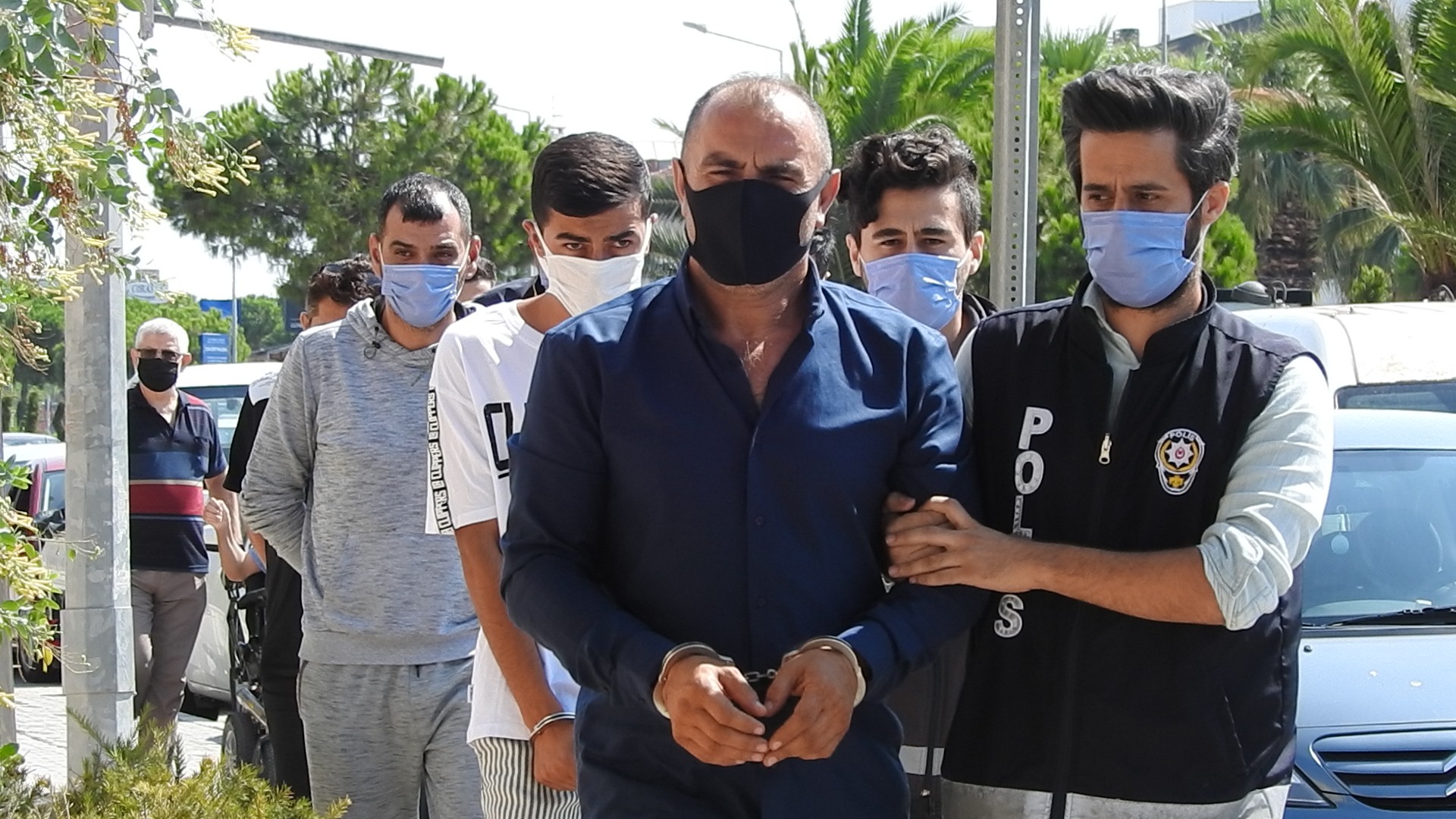 Alaçatı cinayetinde yeni gelişme: 4 şüpheli adliyede