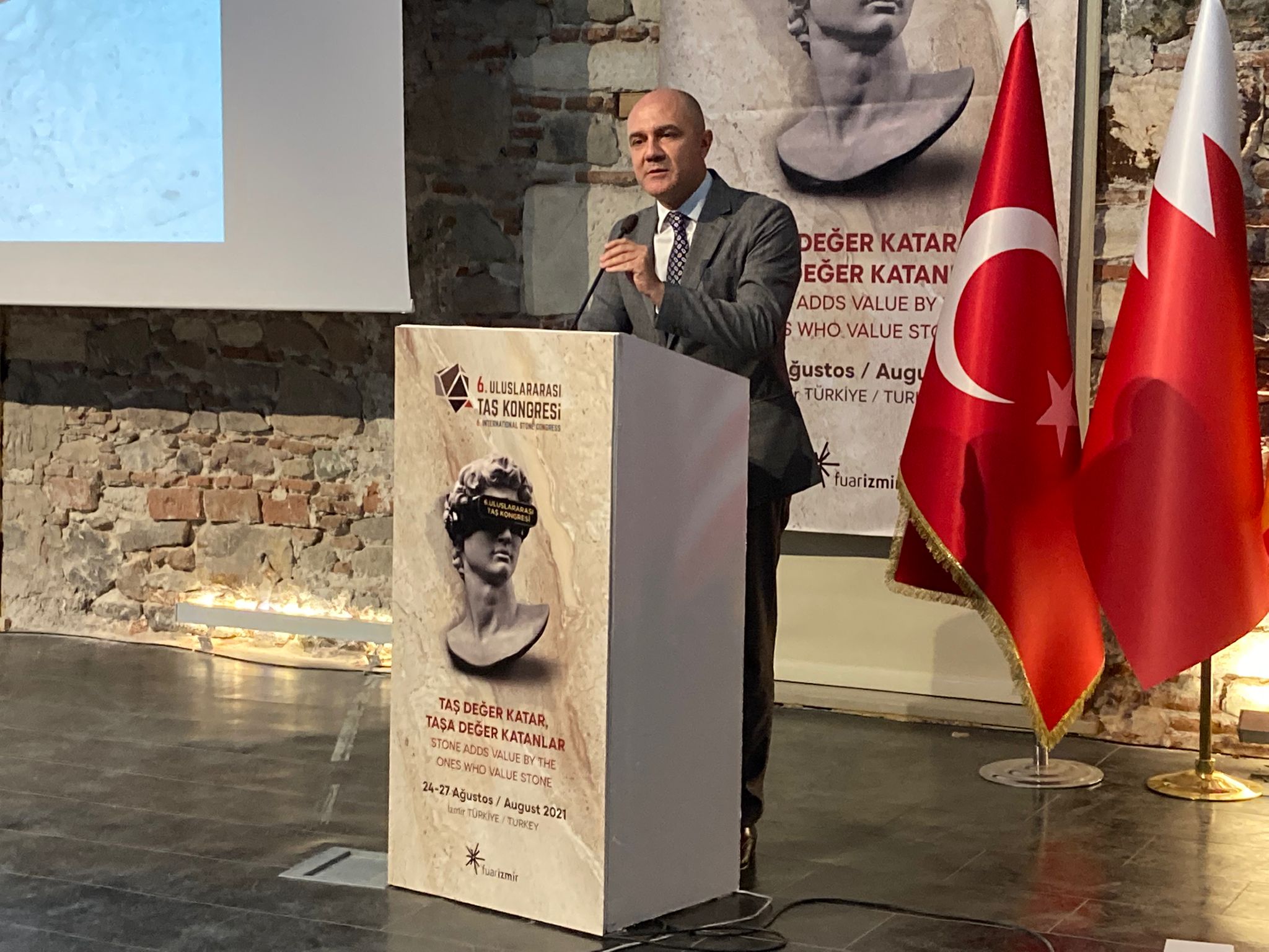 Alıcı “Bu fuar sadece ticaretin yapıldığı yer değil bir buluşma noktası”