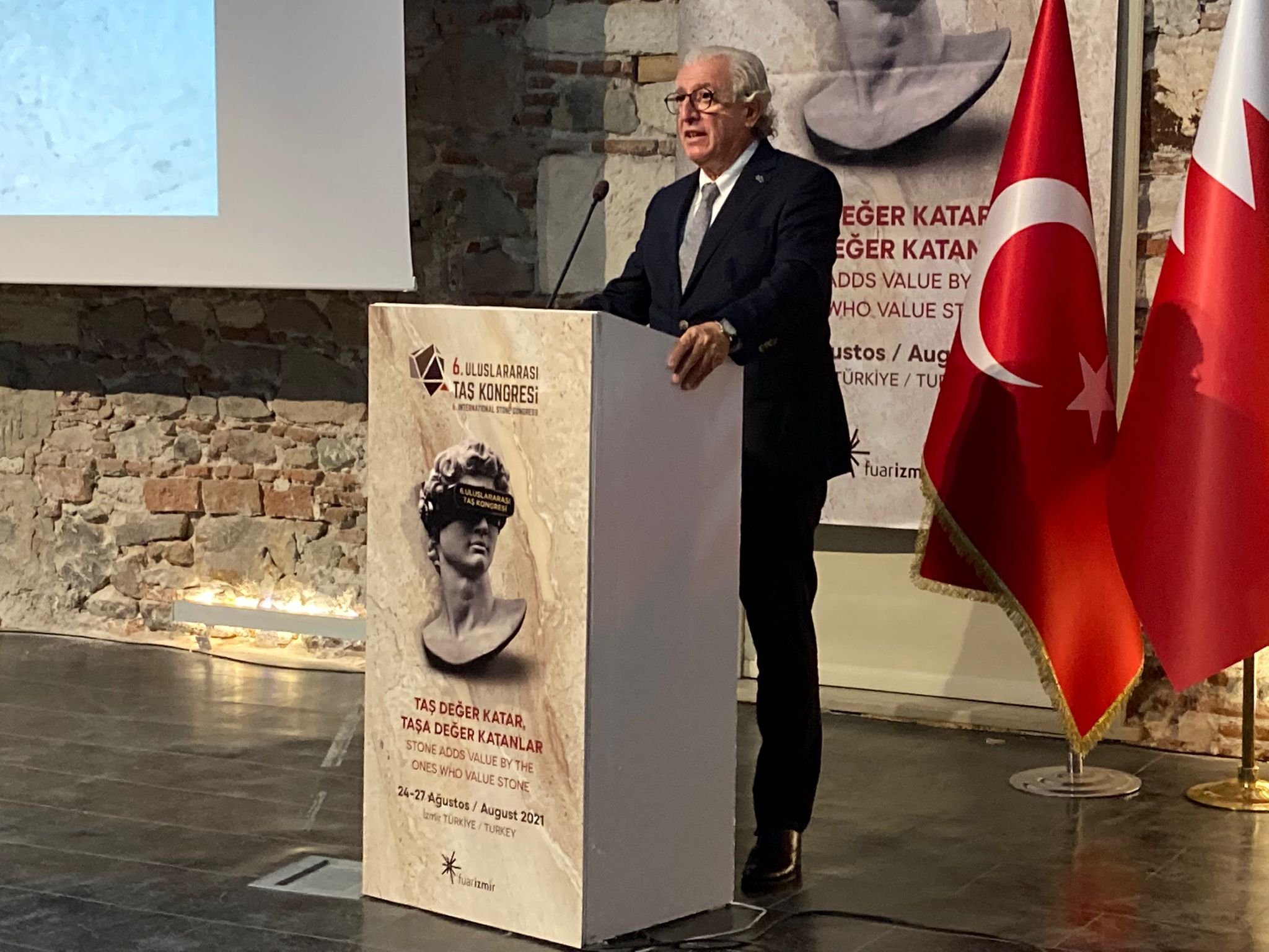 Alıcı “Bu fuar sadece ticaretin yapıldığı yer değil bir buluşma noktası”