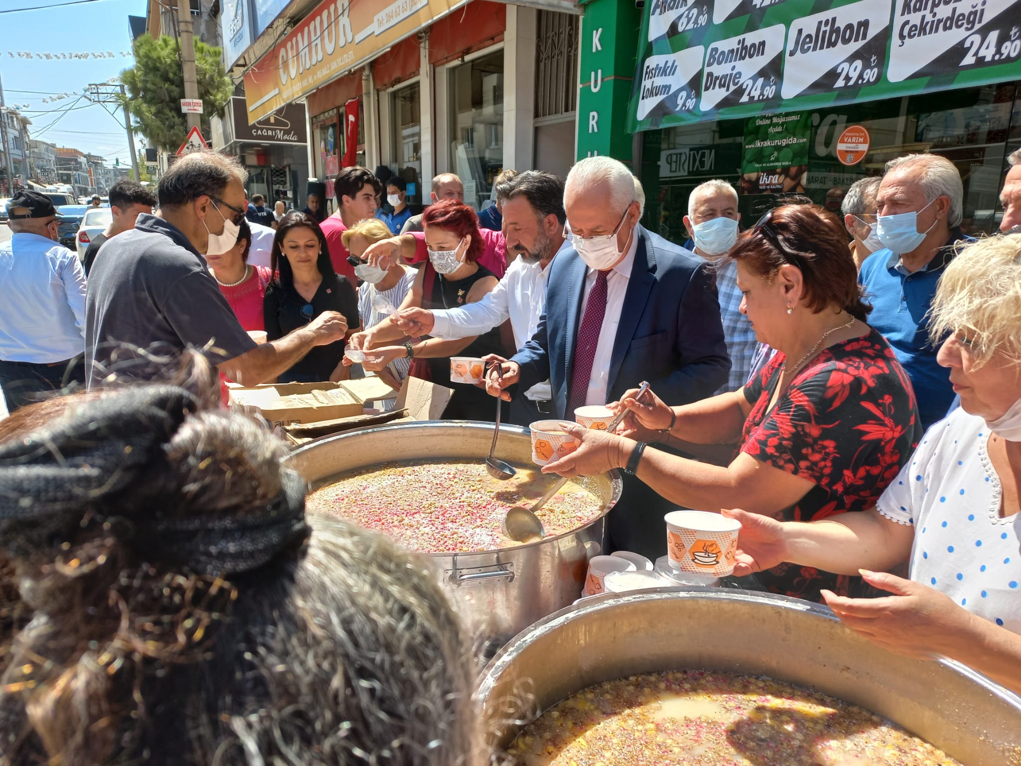 Karabağlar'da aşure buluşması