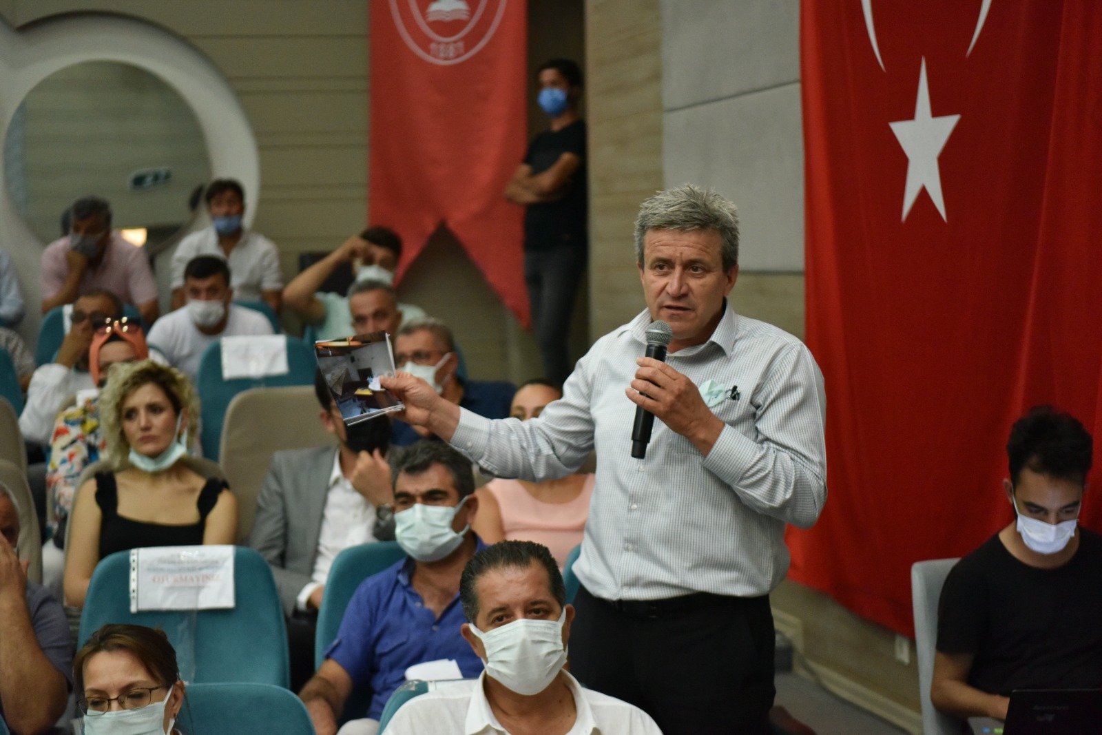 Bornova Belediye Başkanı İduğ’dan bürokratlara fırça “Çalışmayanla el sıkışır yolumuza devam ederiz”