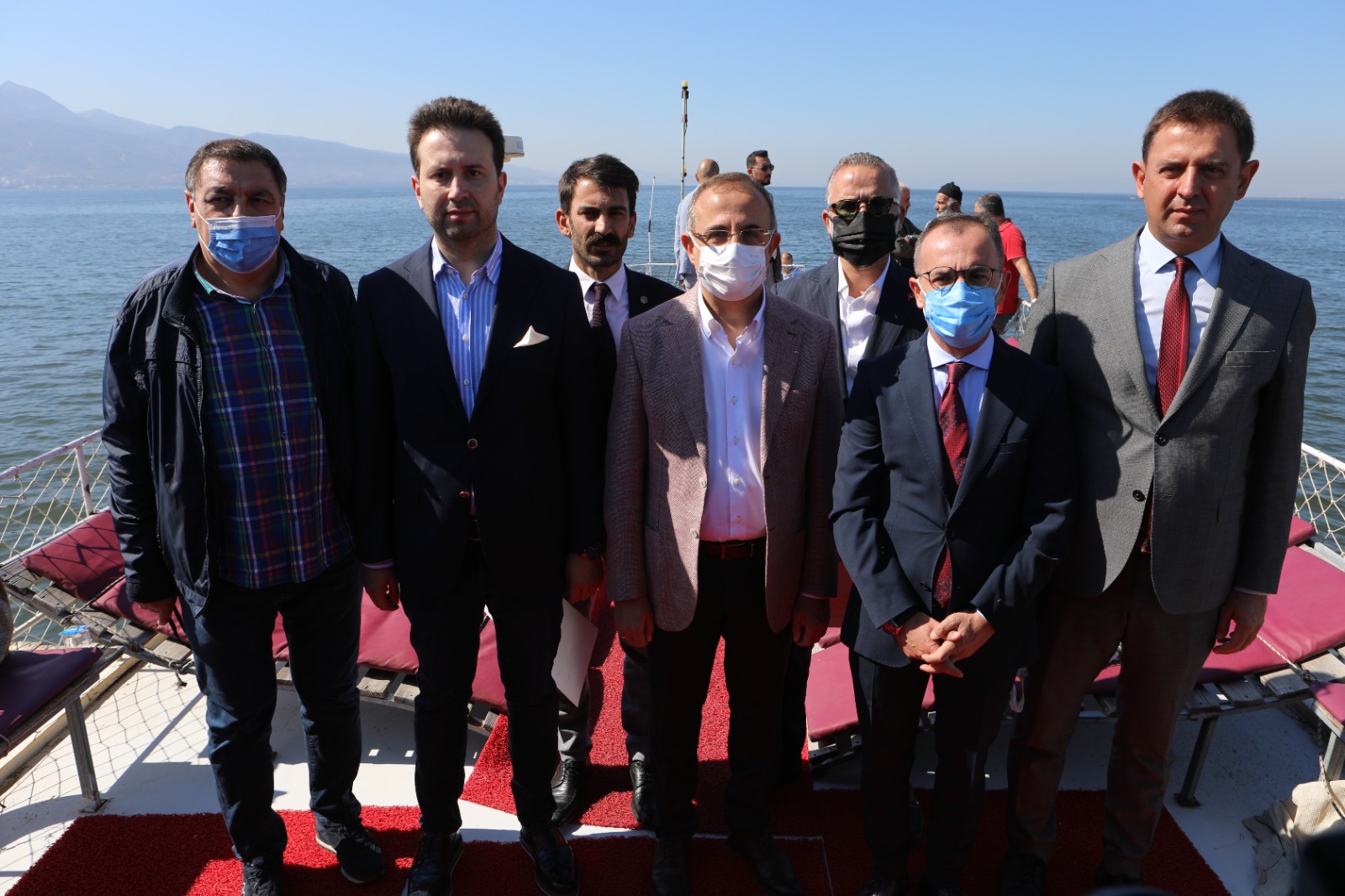 AK Partili Sürekli’den sert eleştiri: “Kapısının önünü süpüremeyen Soyer, Gediz’e sığındı!”