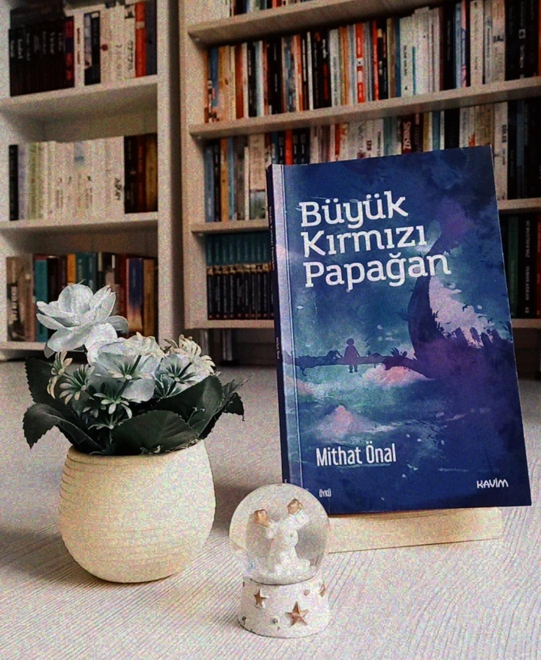 Öykünün içine sır saklayan yazar: Mithat Önal