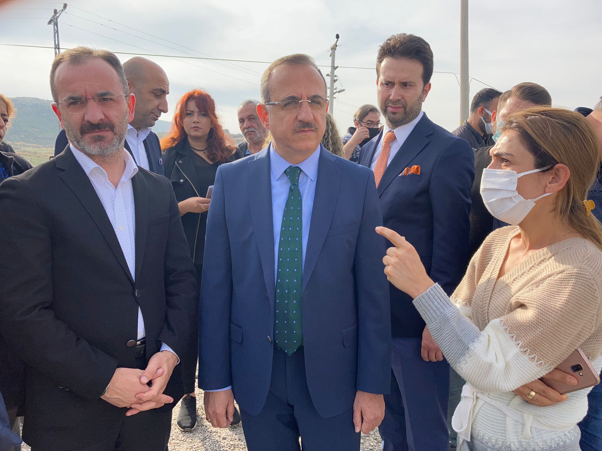 AK Partili Sürekli, “Çöp üstüne çöp var, taş üstüne taş yok”