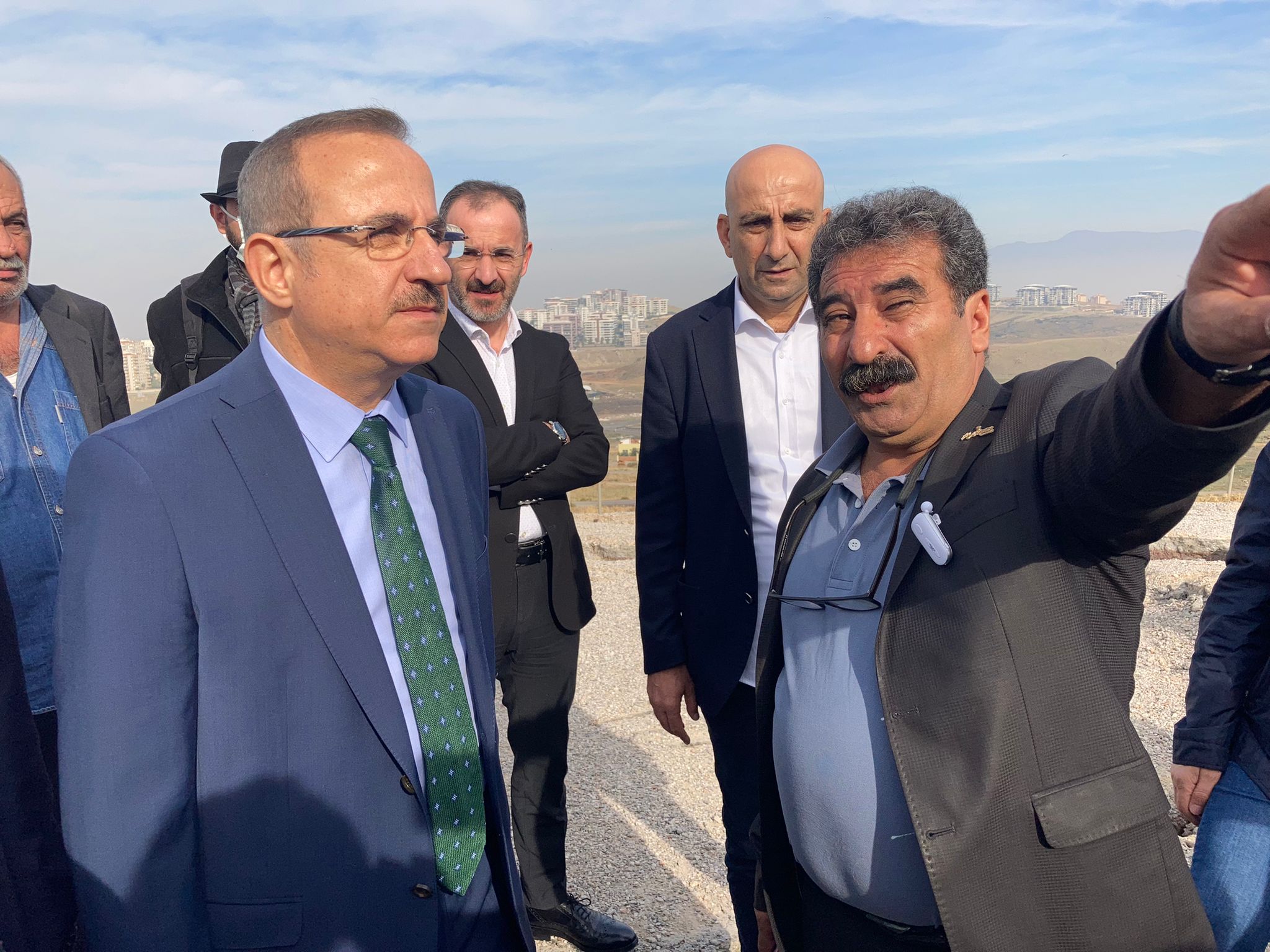 AK Partili Sürekli, “Çöp üstüne çöp var, taş üstüne taş yok”
