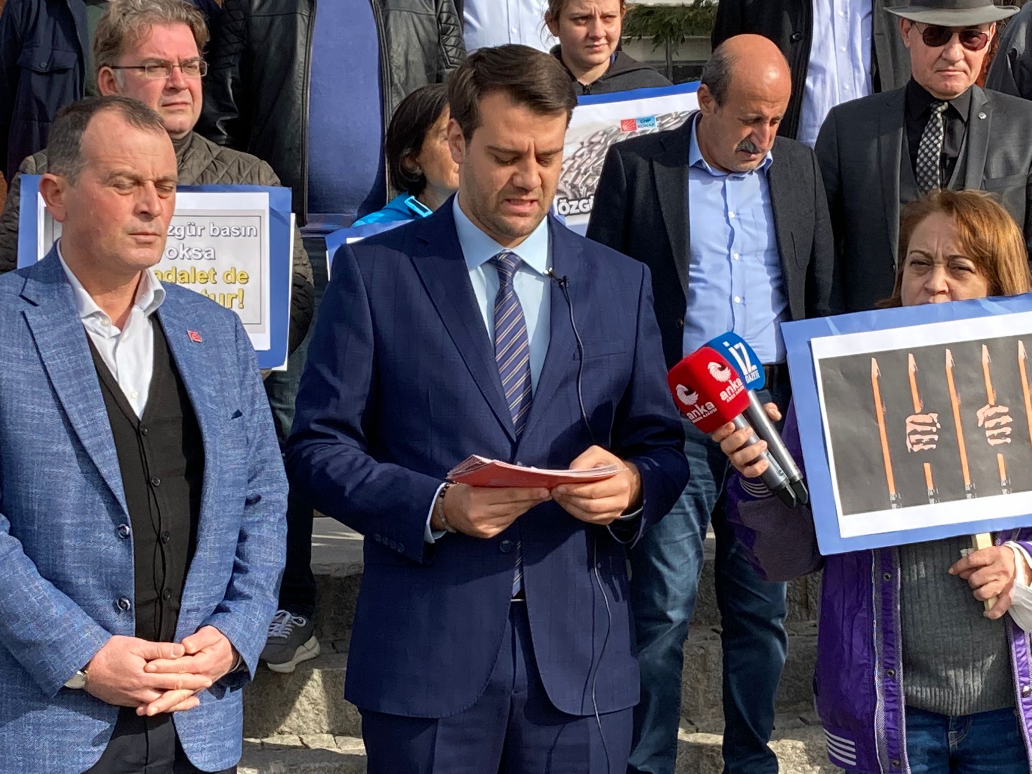 CHP Konak basının sorunlarına dikkat çekti: “Basın özgürlüğünün önündeki en büyük engel AKP hükümeti”