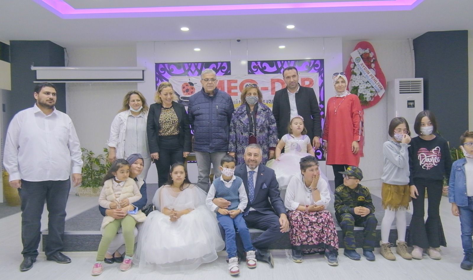AK Partili Çelik, özel gereksinimli çocukları yalnız bırakmadı