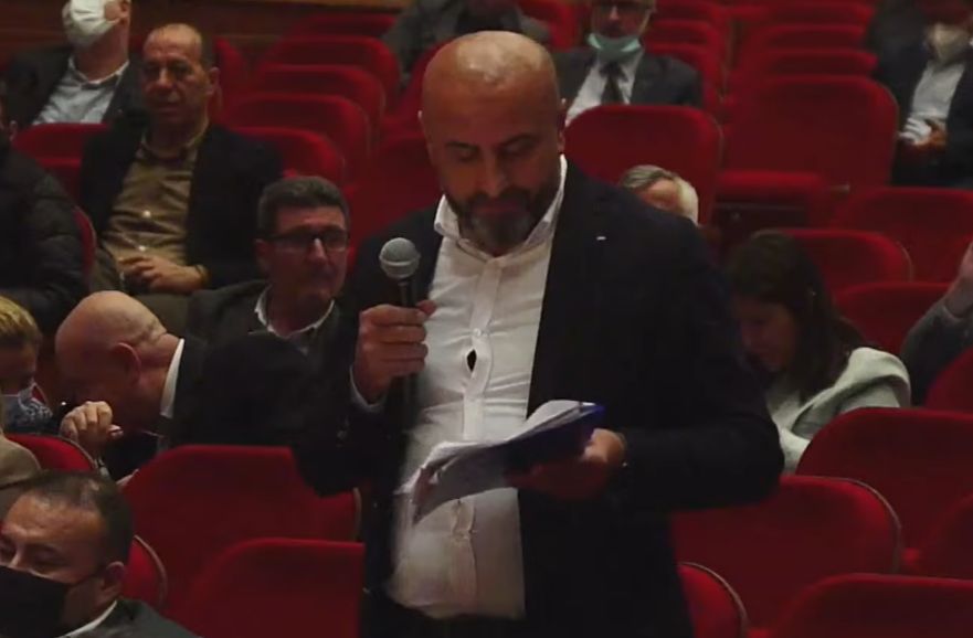 110 milyon TL’lik kredi gerginliği: “Belediye başkanını 5 fantastik danışmana bırakırsanız son nokta bu olur”