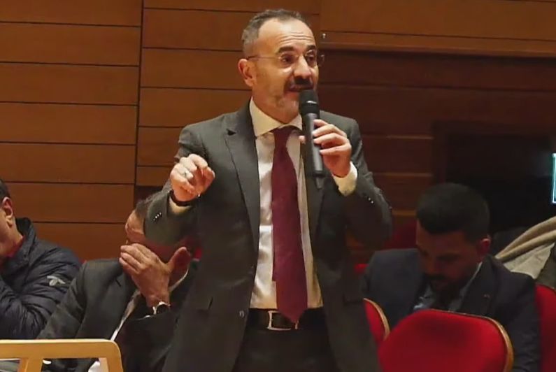 110 milyon TL’lik kredi gerginliği: “Belediye başkanını 5 fantastik danışmana bırakırsanız son nokta bu olur”