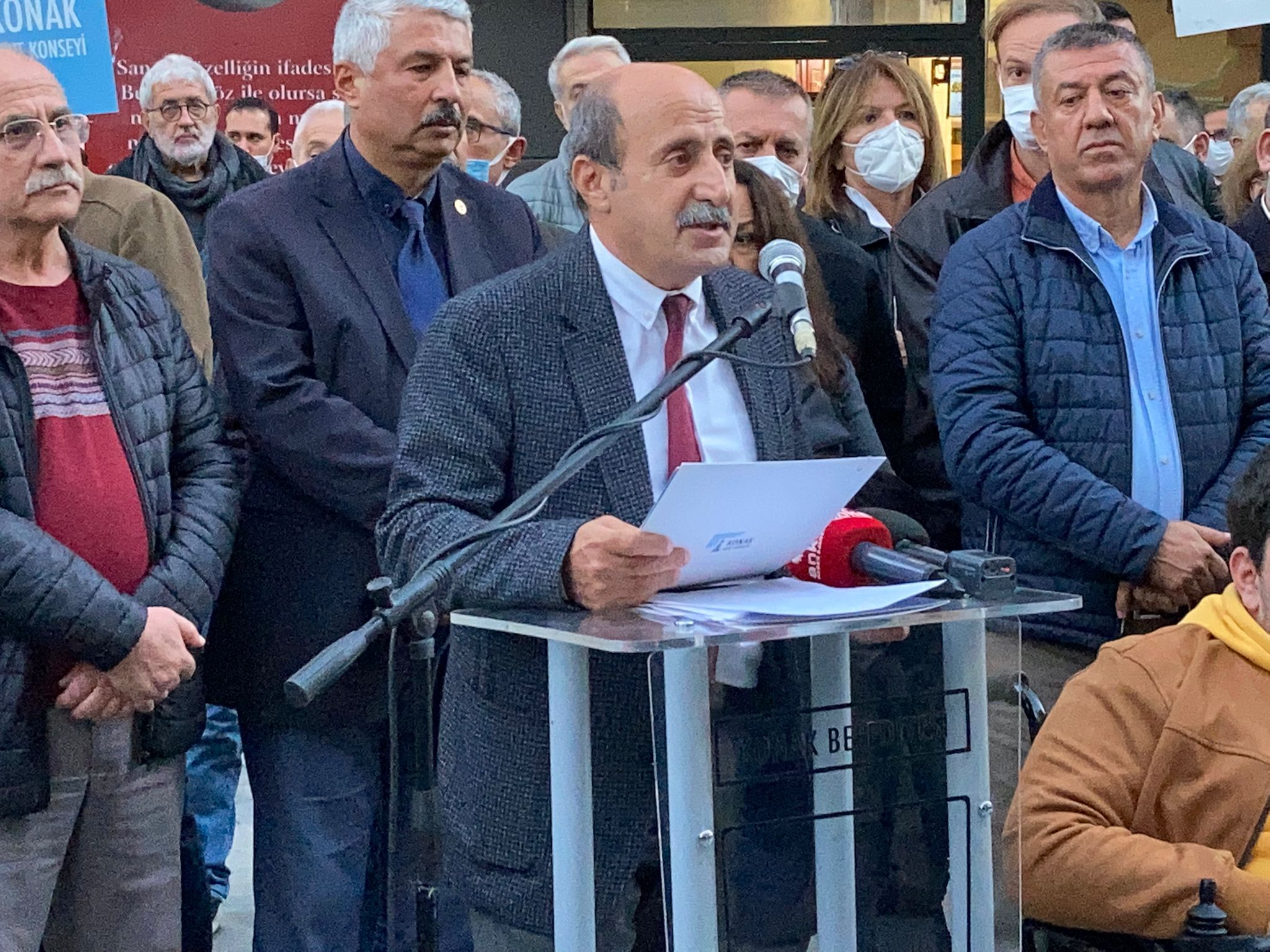 Konak, çocuk istismarına karşı sesini çıkardı: “Çocuklar için daha güzel bir dünya istiyoruz”