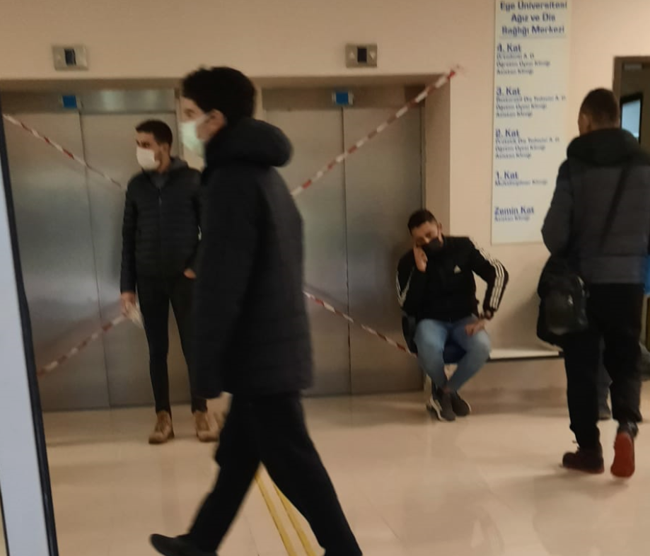 Ege Üniversitesi’nde asansör ihmalkârlığı: Yaralılar var