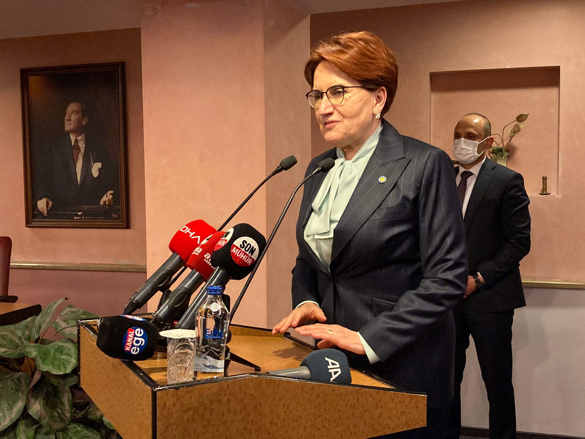 İYİ Parti Genel Başkanı Akşener, "Bütün siyasetçiler çok rahat oldu, rahat bozmak için yola çıktım"