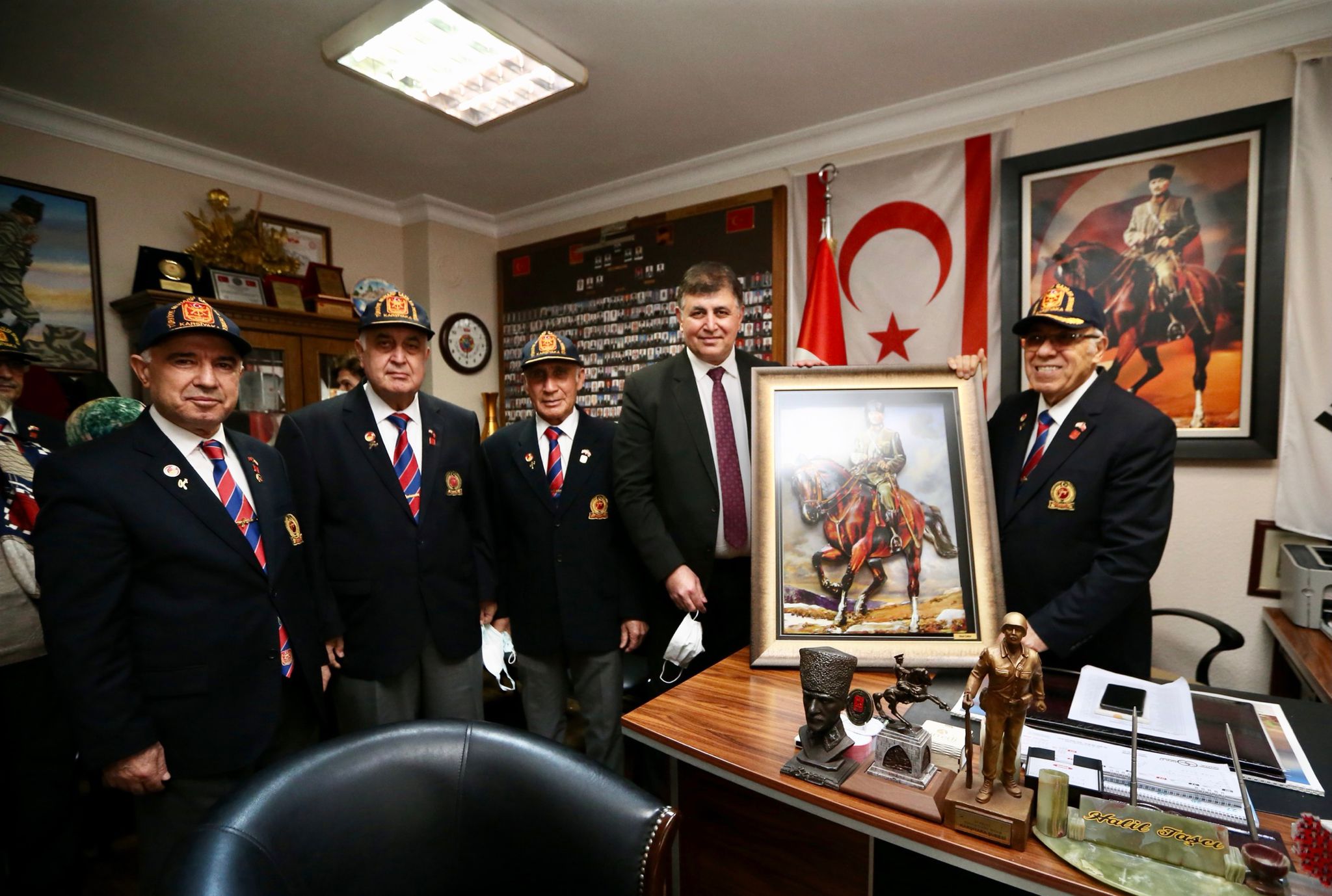 Başkan Tugay’dan çınarlara yeni yıl ziyareti