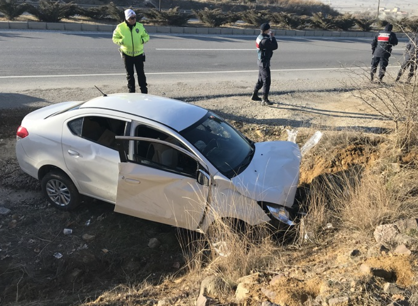 Emekli Sen'li Yılmaz ve eşi kaza geçirdi