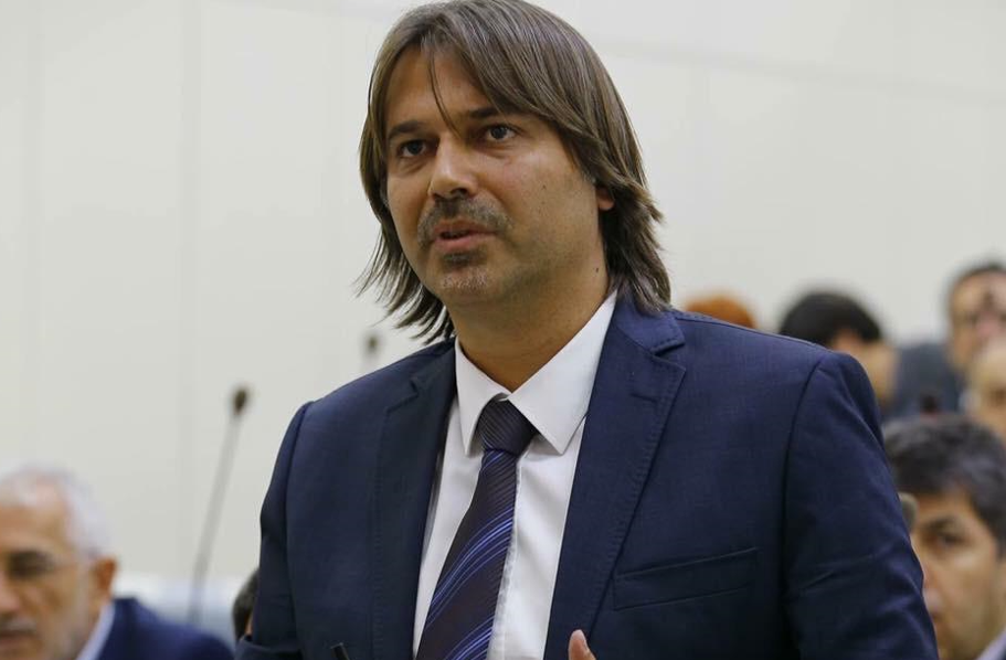 Kordon İşadamları Derneği Başkanı Şanlı, “Çimlerin üzerindeki rezalet dünyanın hiçbir yerinde yok”
