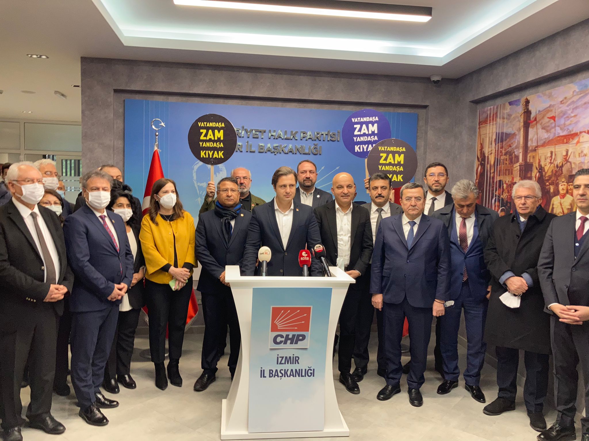 CHP İzmir’den ‘elektrik’ tepkisi: “Kaybeden 83 milyon, kazanan saray ve yandaşları”