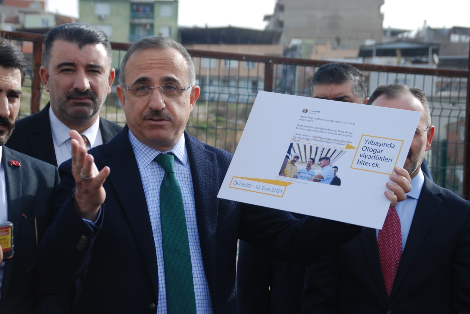 AK Partili Sürekli’den Soyer’e sert eleştiri: “Başkan topluluk gördüğünde ne söylediğini bilmiyor”