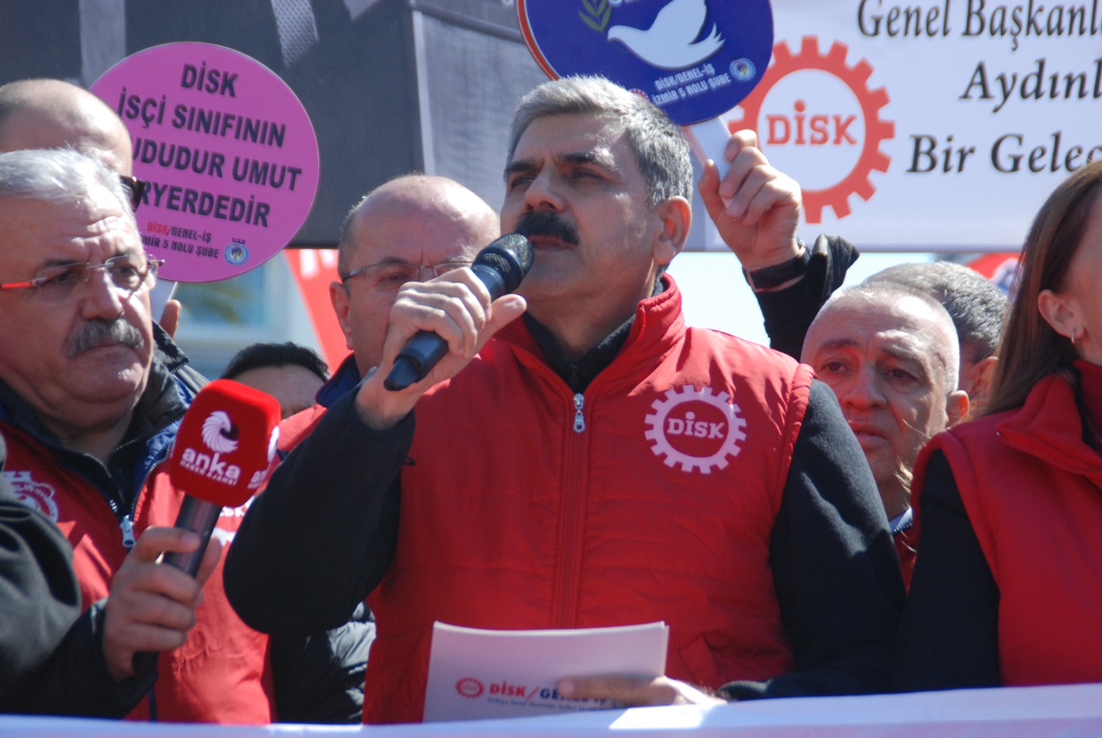DİSK’ten İzmir mitingi: Çerkezoğlu, “Bu meydan sorumlulardan hesap soruyor!”