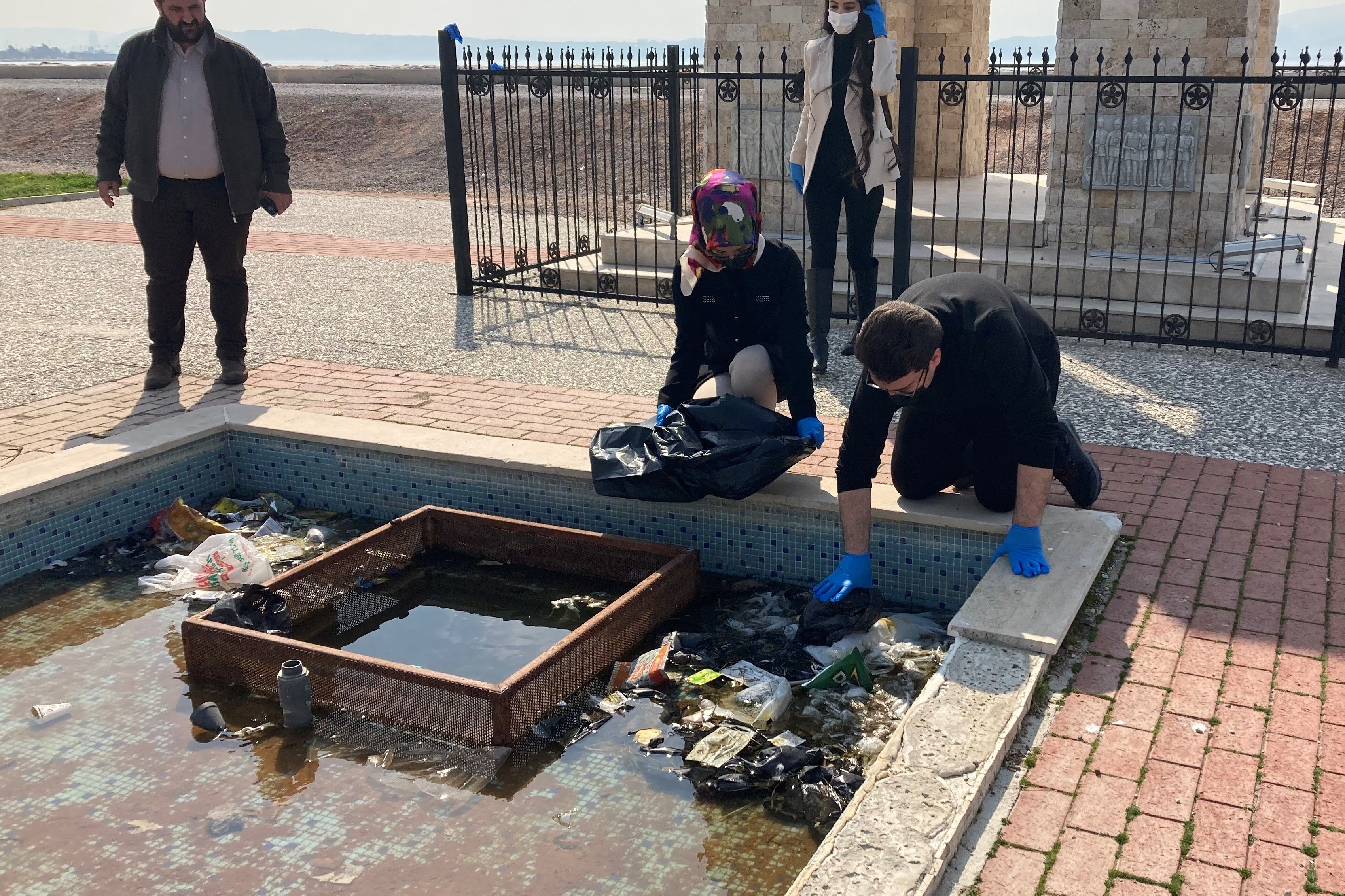 AK Parti Karşıyaka İlçe Başkanı tepki gösterdi Karşıyaka Belediyesi'nden açıklama geldi