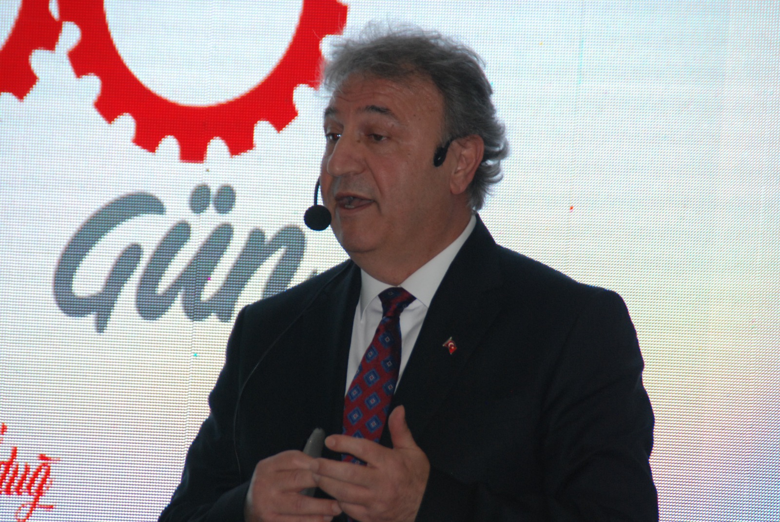 Başkan İduğ, bin günlük performansını değerlendirdi: “Yerelde ne yaparsak Türkiye'de iktidara geldiğimizde de aynı refahı oluşturacağız”