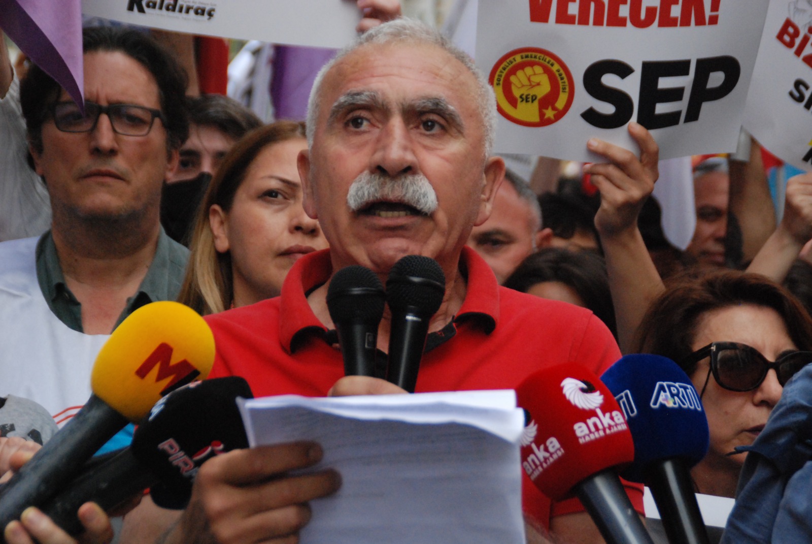 İzmir’den ‘Gezi Davası’ çıkışı: Yücel, “Biz de gezideydik becerebiliyorsanız bizi de yargılayın!”