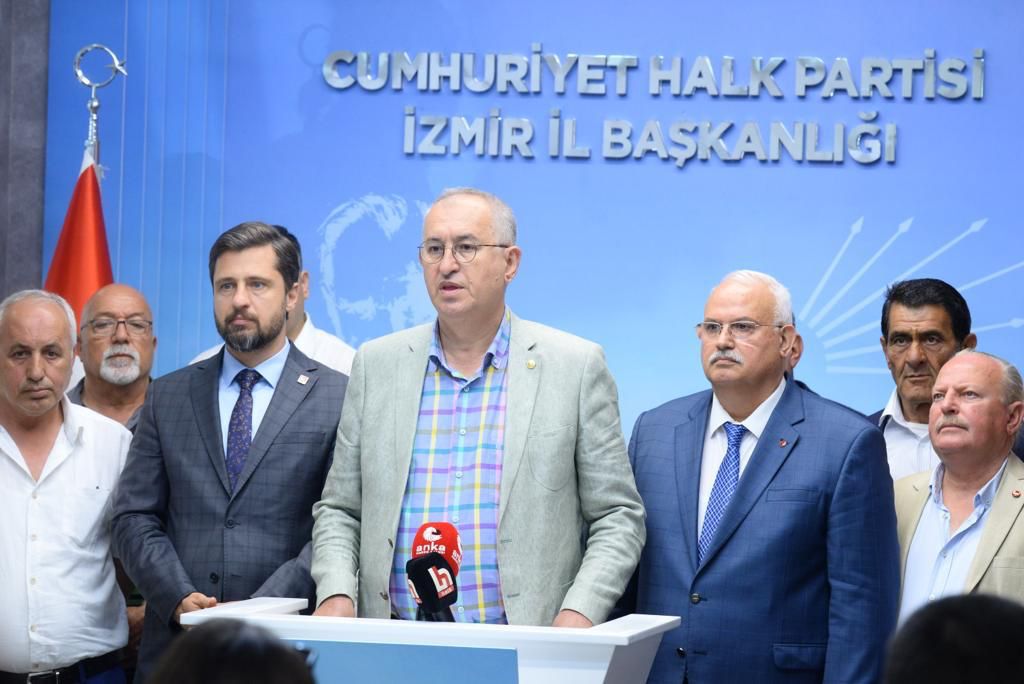 DSP’den istifa edenler CHP’ye katıldı: 4 eski başkana CHP rozeti takıldı