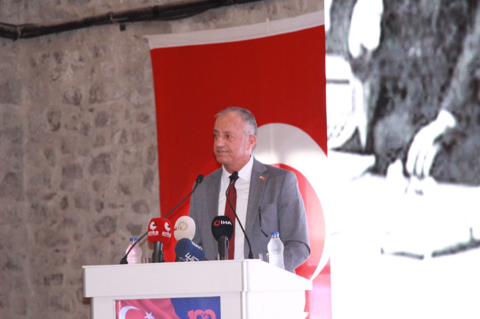 İzmir’de tarihi ‘9 Eylül’ kutlamaları: Soyer, “9-10-11 tarihleri arasında sakın ola İzmir’den ayrılmayın”