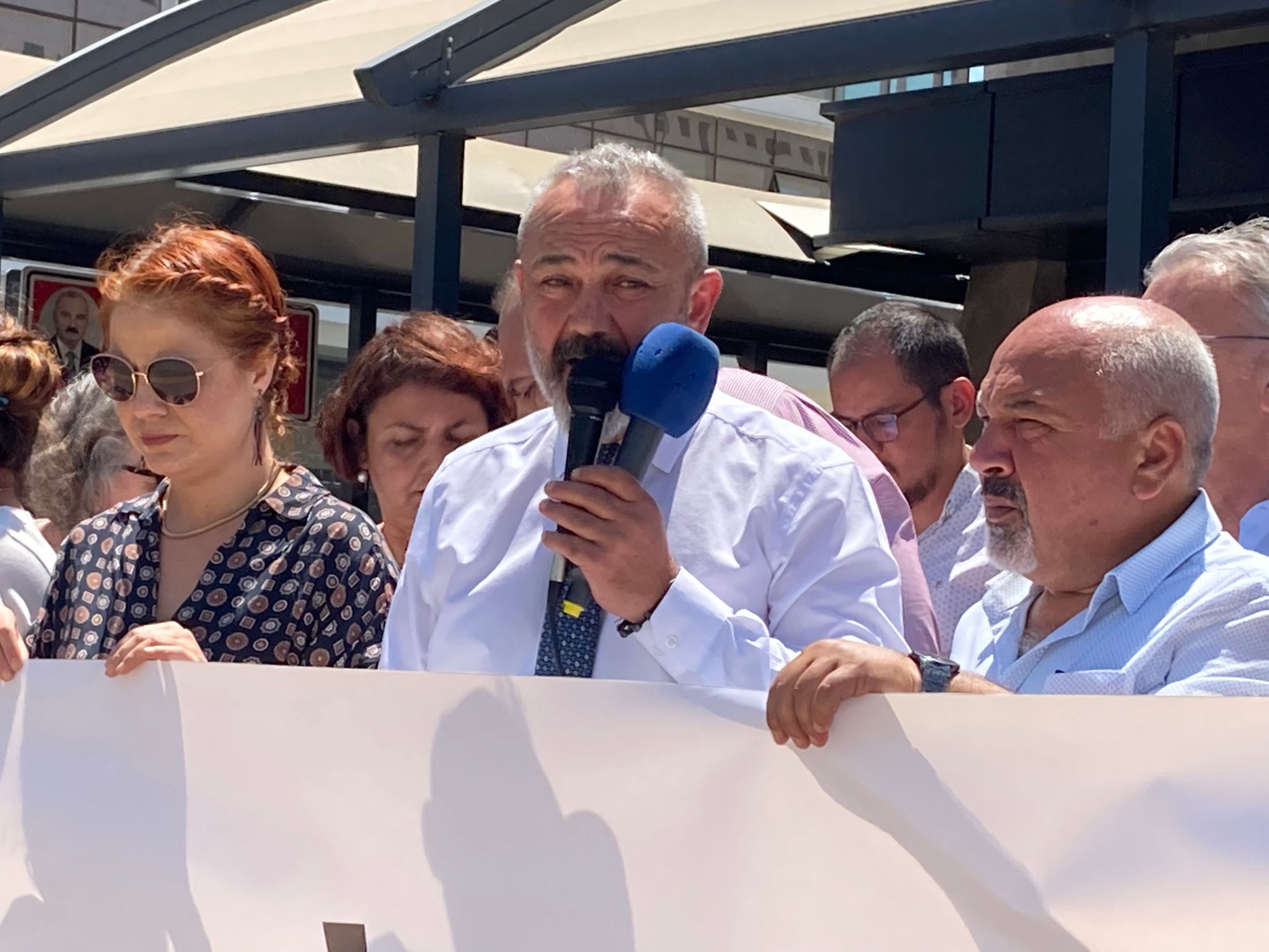 İzmir Barosu'ndan 'sürtük' çıkışı: "Biz bunların hiçbiri değiliz, halkız!"