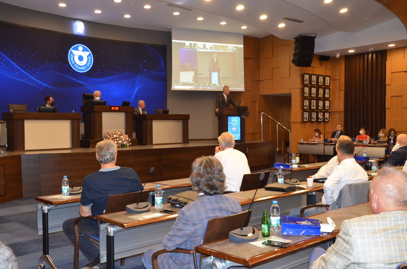 İZTO Başkanı Özgener, "Uluslararası rekabet gücümüz azalıyor"