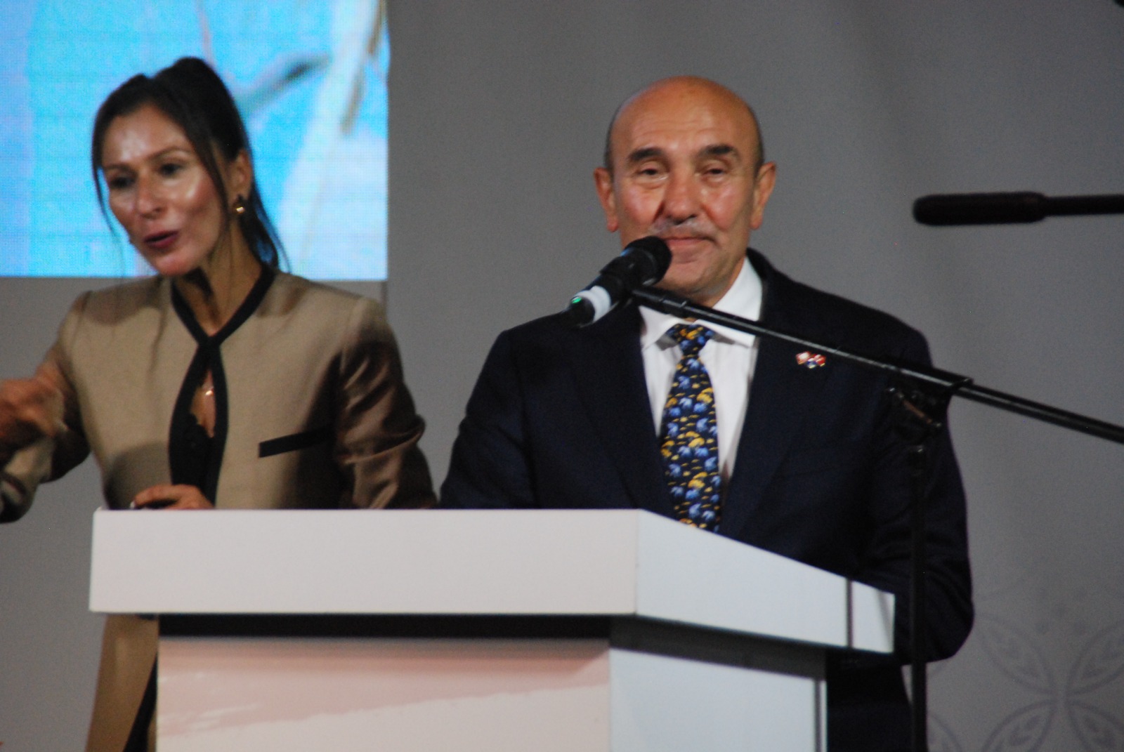 ‘İzmirli’ dünya ile buluşuyor: Soyer, “Küçük üreticinin ihracatçı olma yolunda ilk adım atıldı”