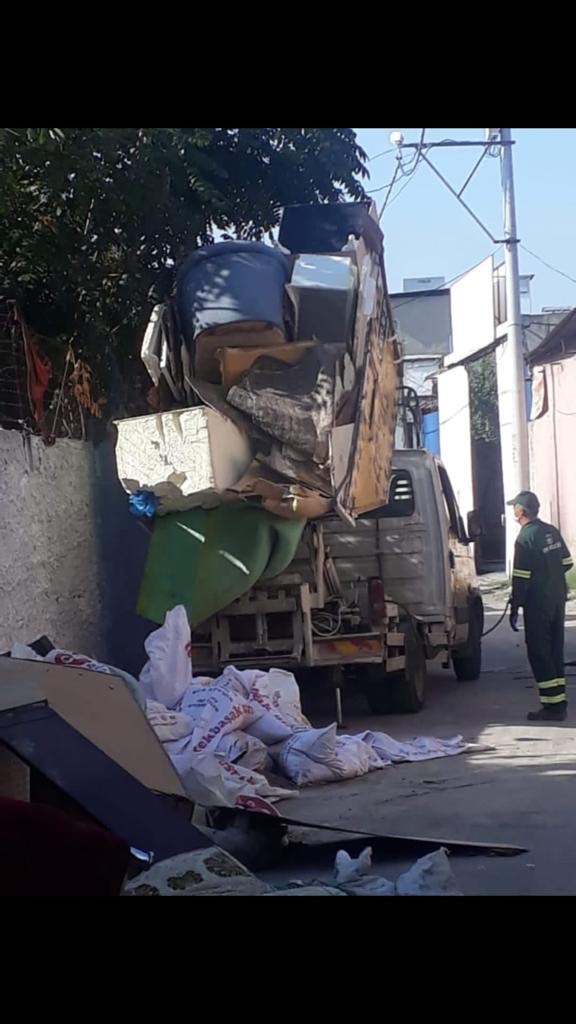Başdaş’tan Batur’a cevap “Belediye araçları da maganda mı?”