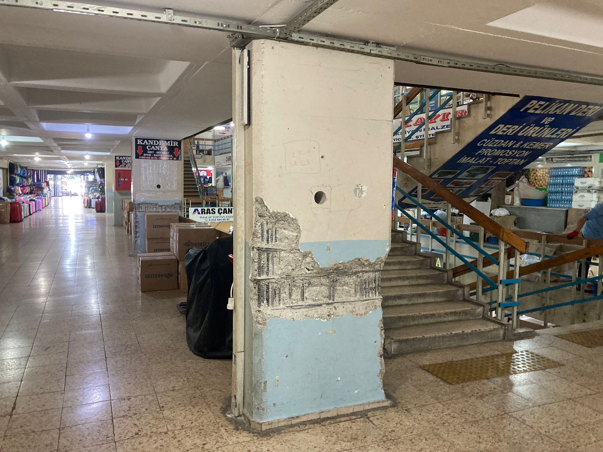 Konak'ta 'katlı otopark' krizi: Girgin, "Esnafın en büyük korkusu yıkılıyor olması"
