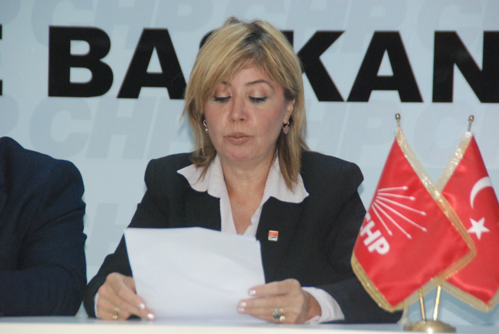 CHP Konak’tan ‘İstanbul Sözleşmesi’ tepkisi: “Ucuz ölümlerin baş ülkesi olduk!”