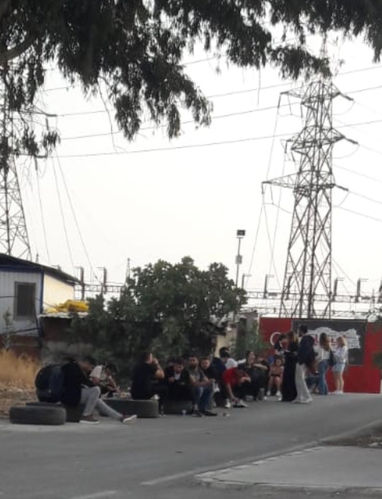 İzmir'de 'üniversite' skandalı: Büyükşehir'in 'ücretsiz' yemek aracına engel!