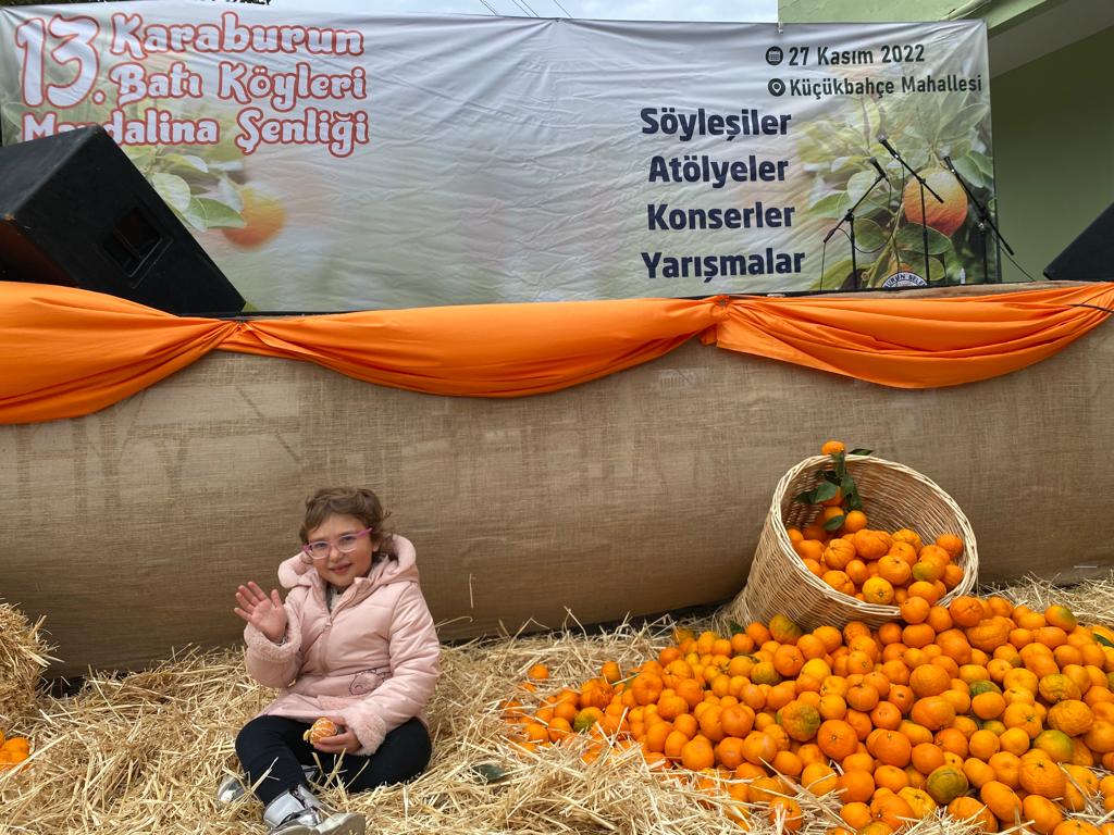 Karaburun’da “turuncu aşk” ile 13’üncü buluşma