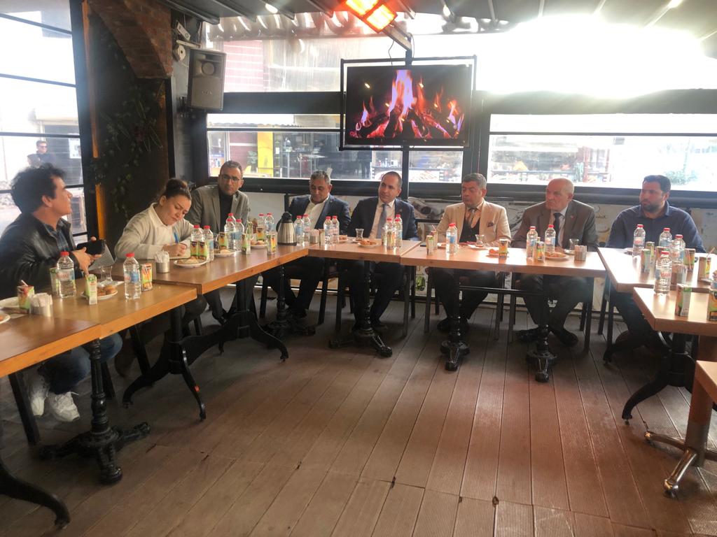 Kent ve Demokrasi Derneği Konak'ta engellenen bireyler ve aileleriyle buluştu